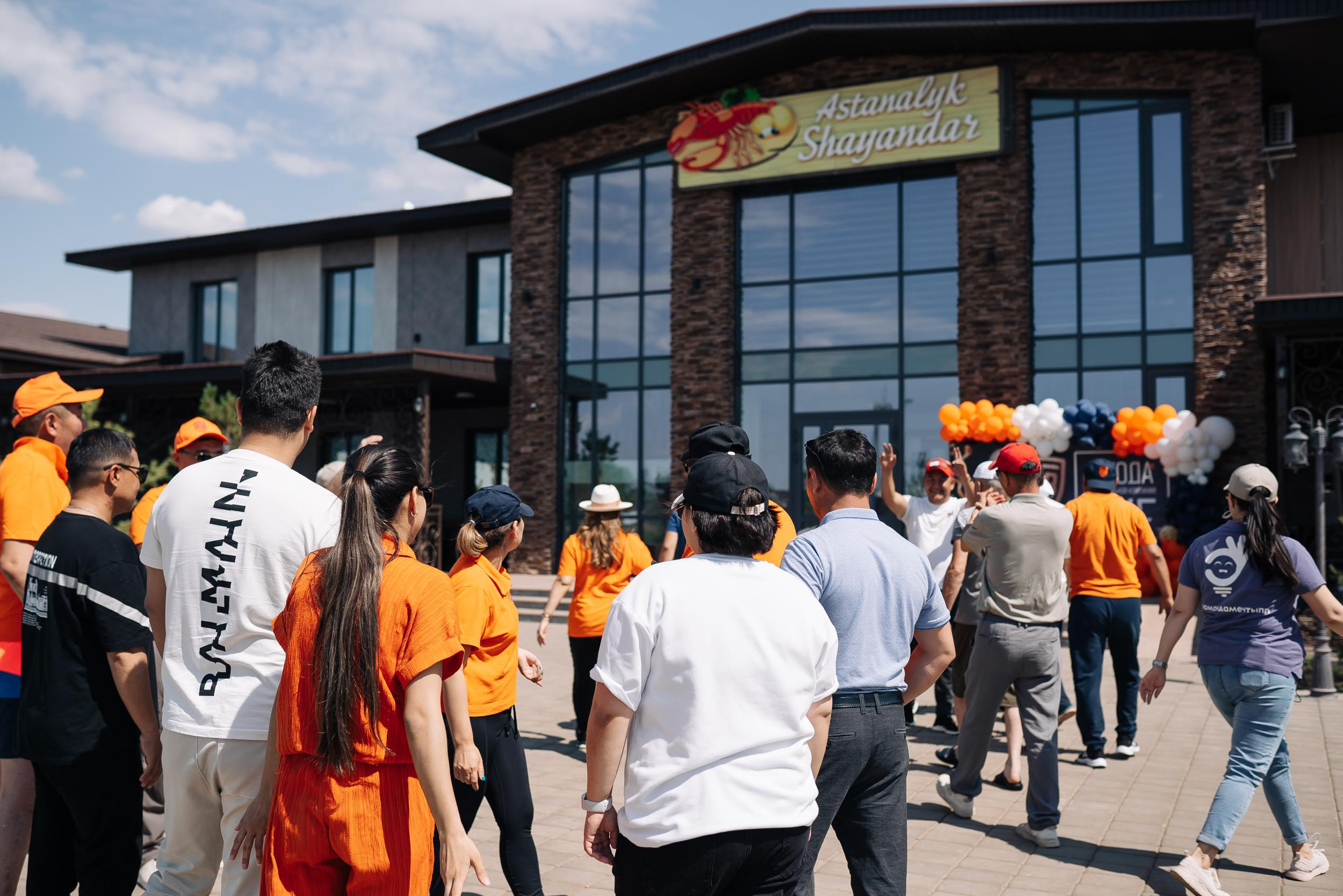 День рождения The Akan Building