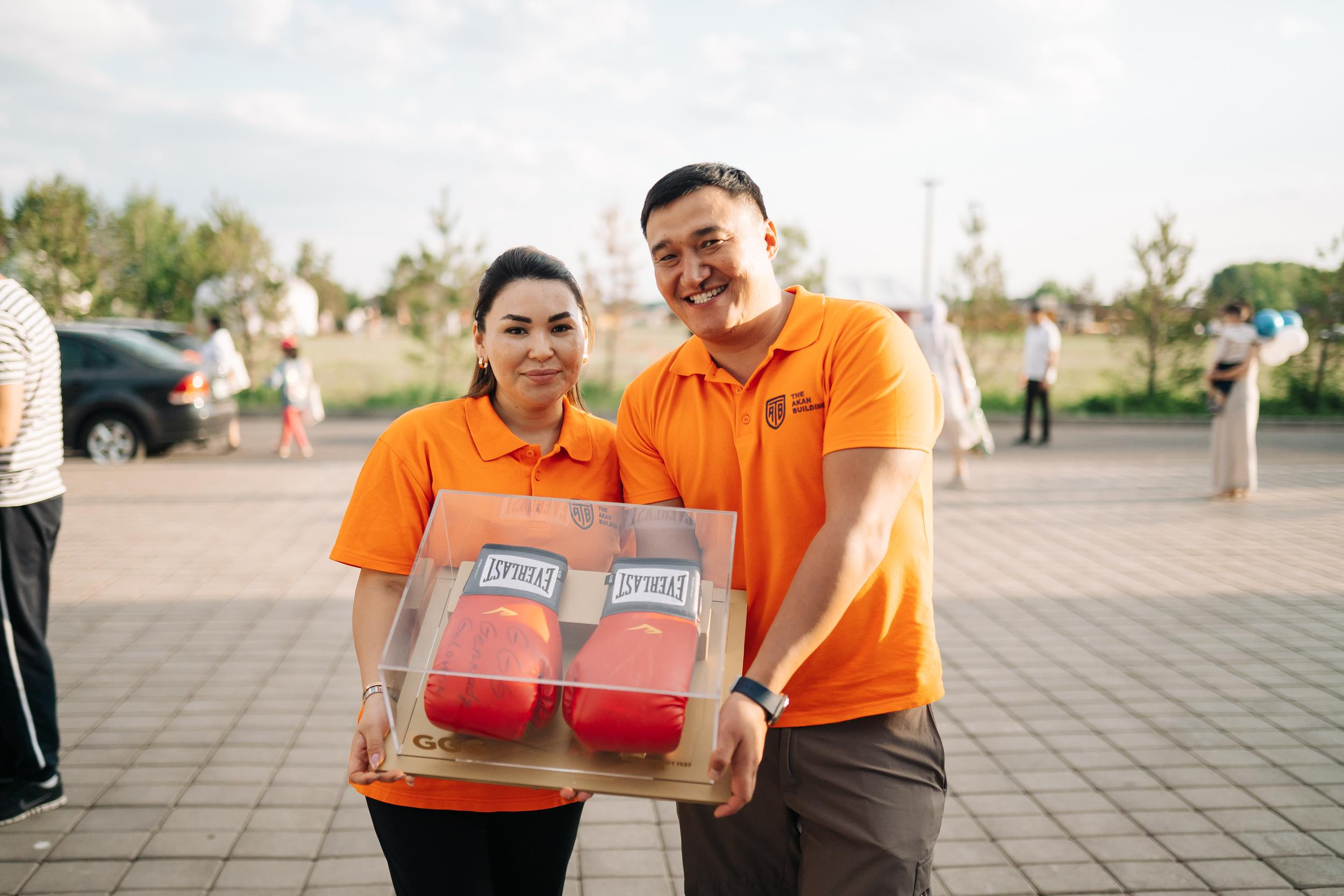 День рождения The Akan Building