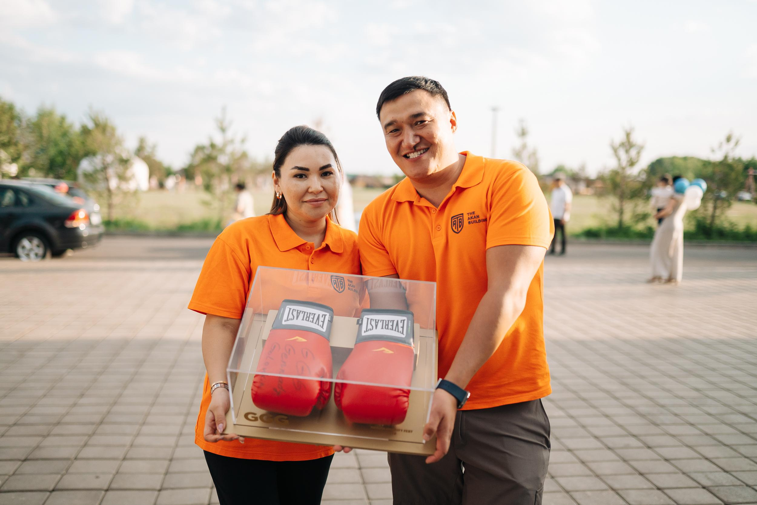 День рождения The Akan Building