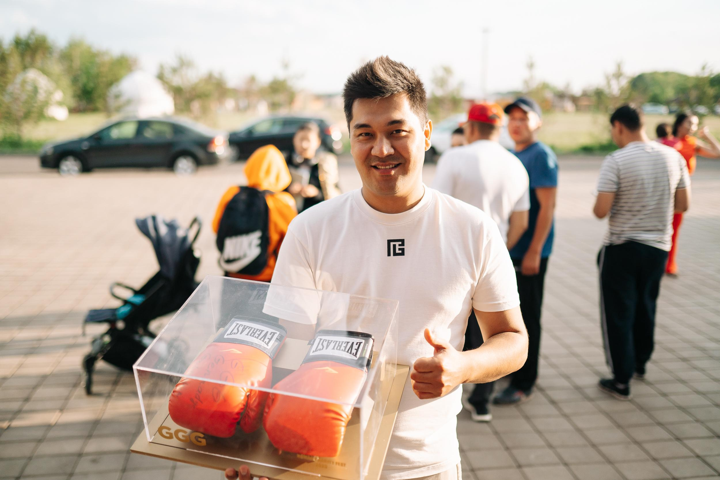 День рождения The Akan Building