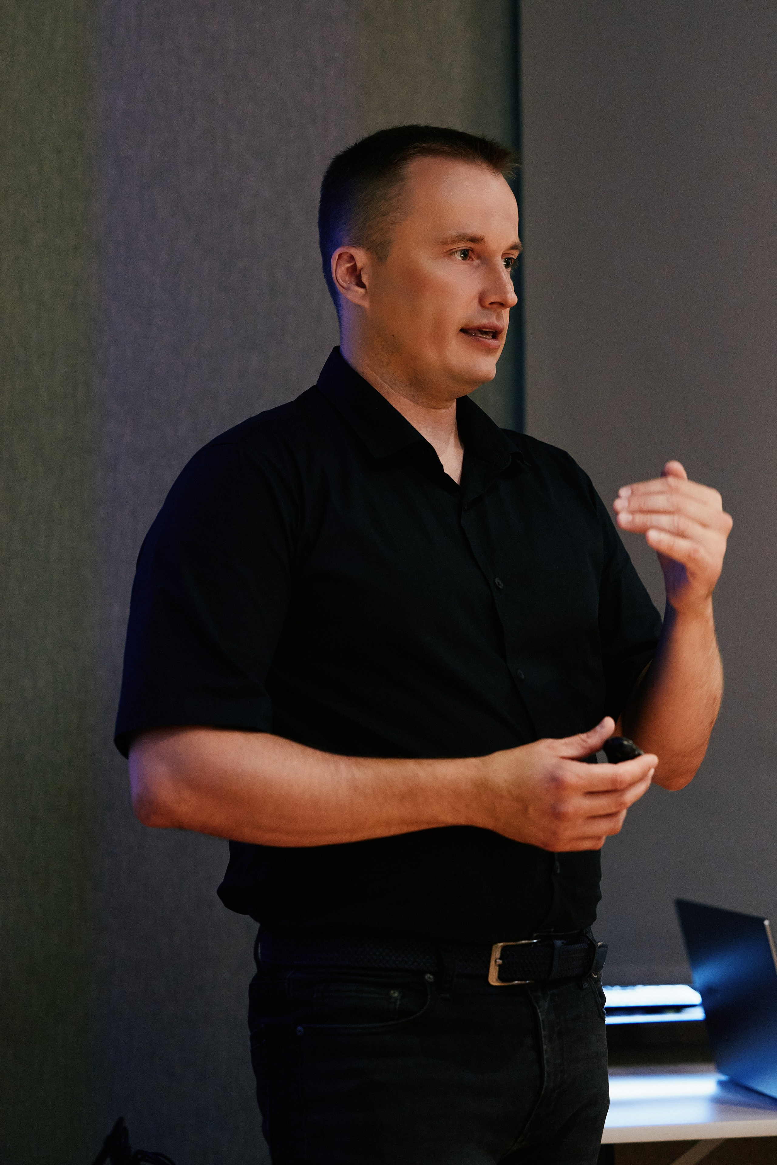 Бизнес завтрак в Golden Tulip 24.07. Свадебный репортажный фотограф краснодар максим дремов дрёмов фотосессия студия цена