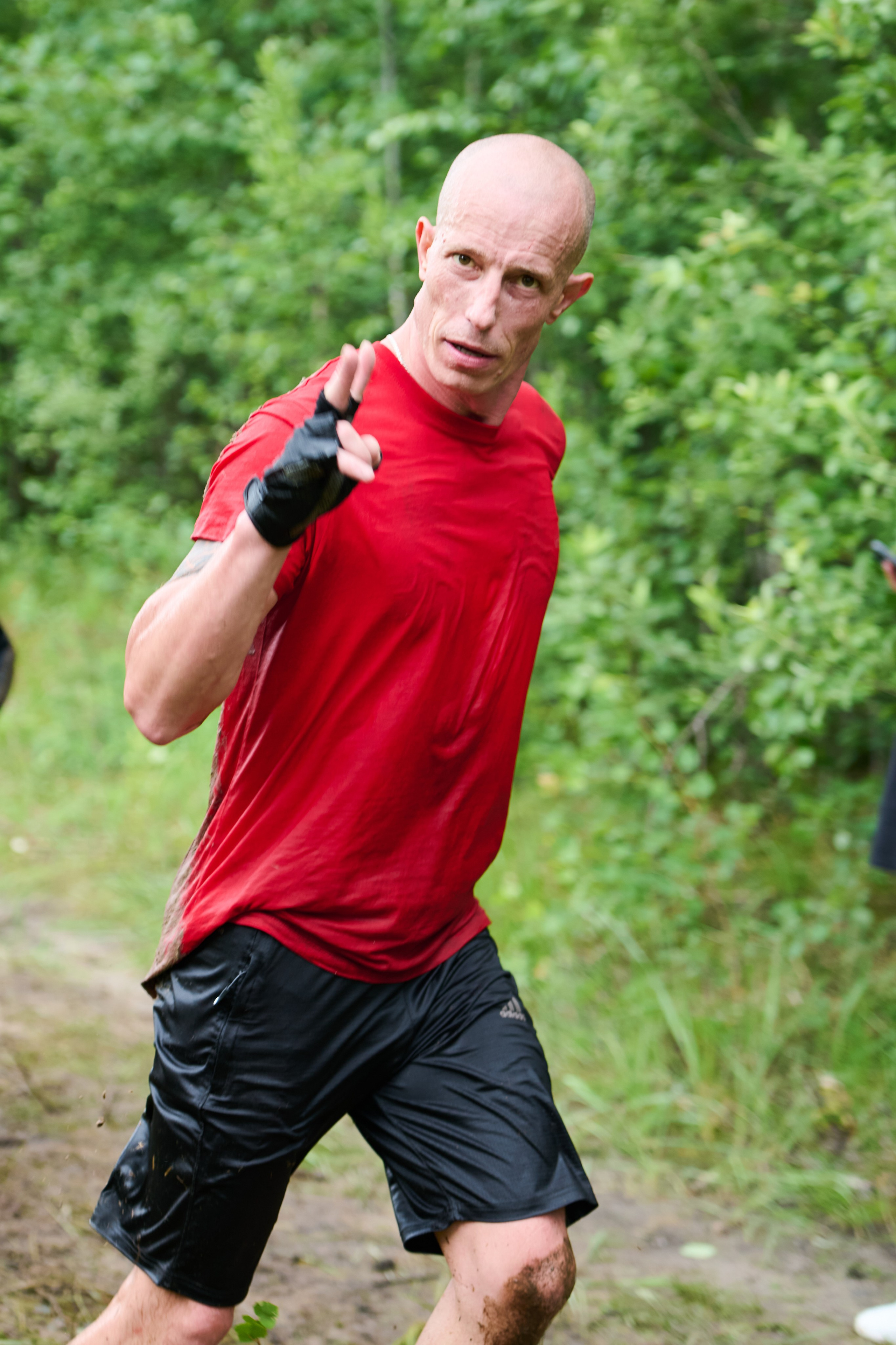 Фоторепортаж с забега Стальной характер в Сургуте, 5 июля 2025. Репортажный и семейный фотограф — Шелихов Сергей