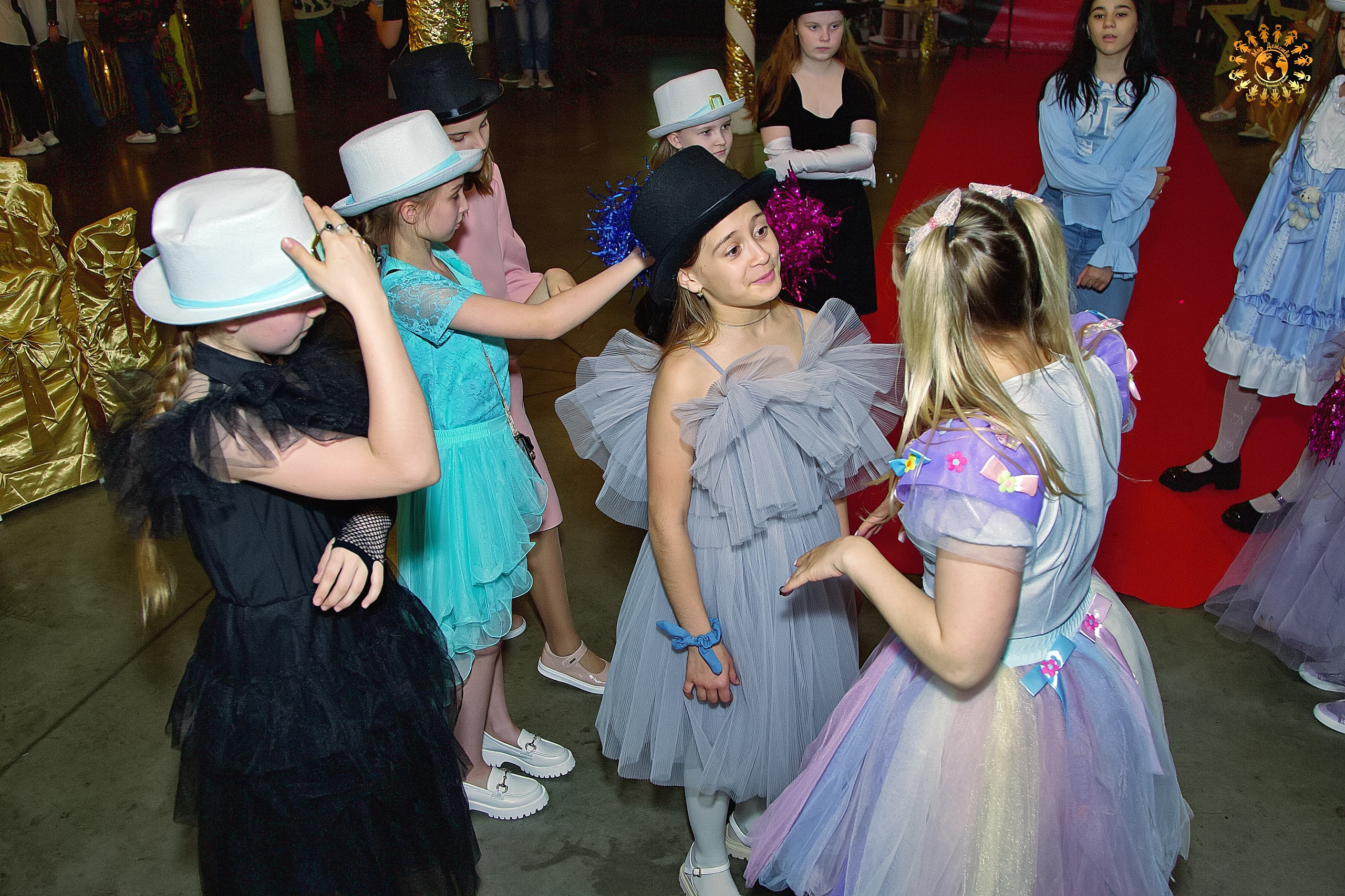 Выпускной 2023 (Школа 109, 4-й класс). Репортажная съемка в Москве и области. Анималистика