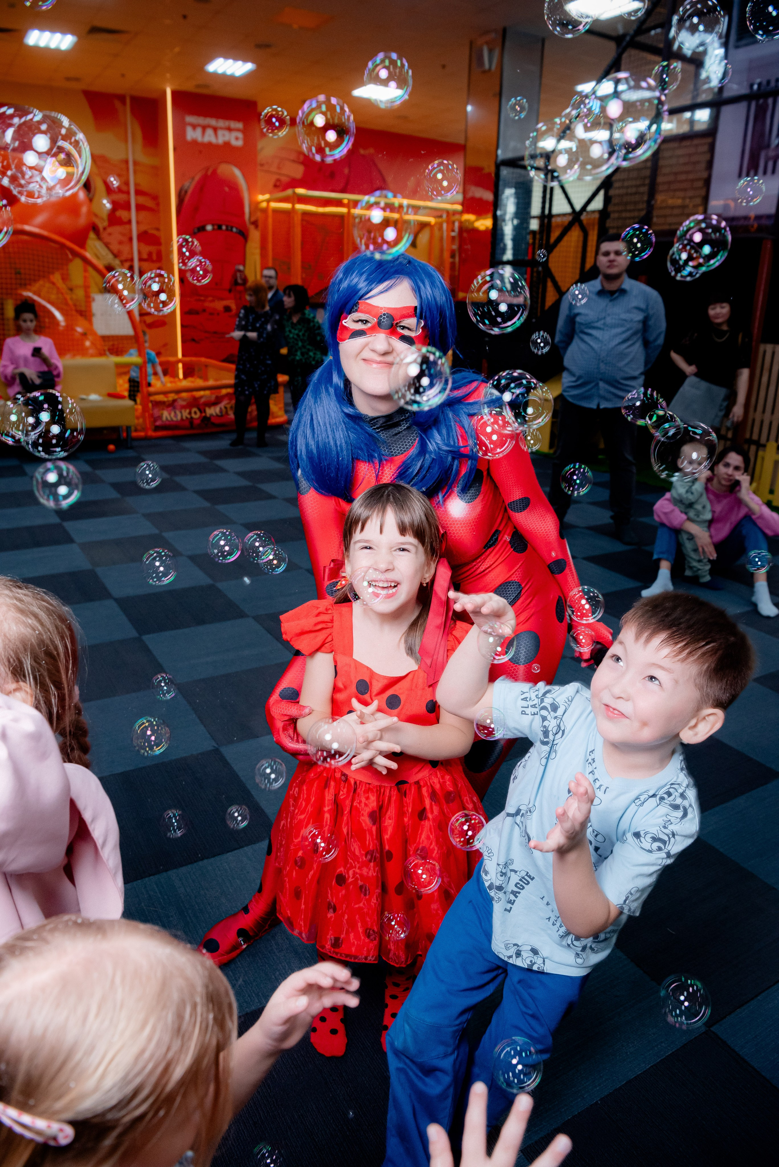 ДР в Локо Мотив Аниматоры Леди Баг. Фотограф в Волгограде и Волжском Александр Горбань