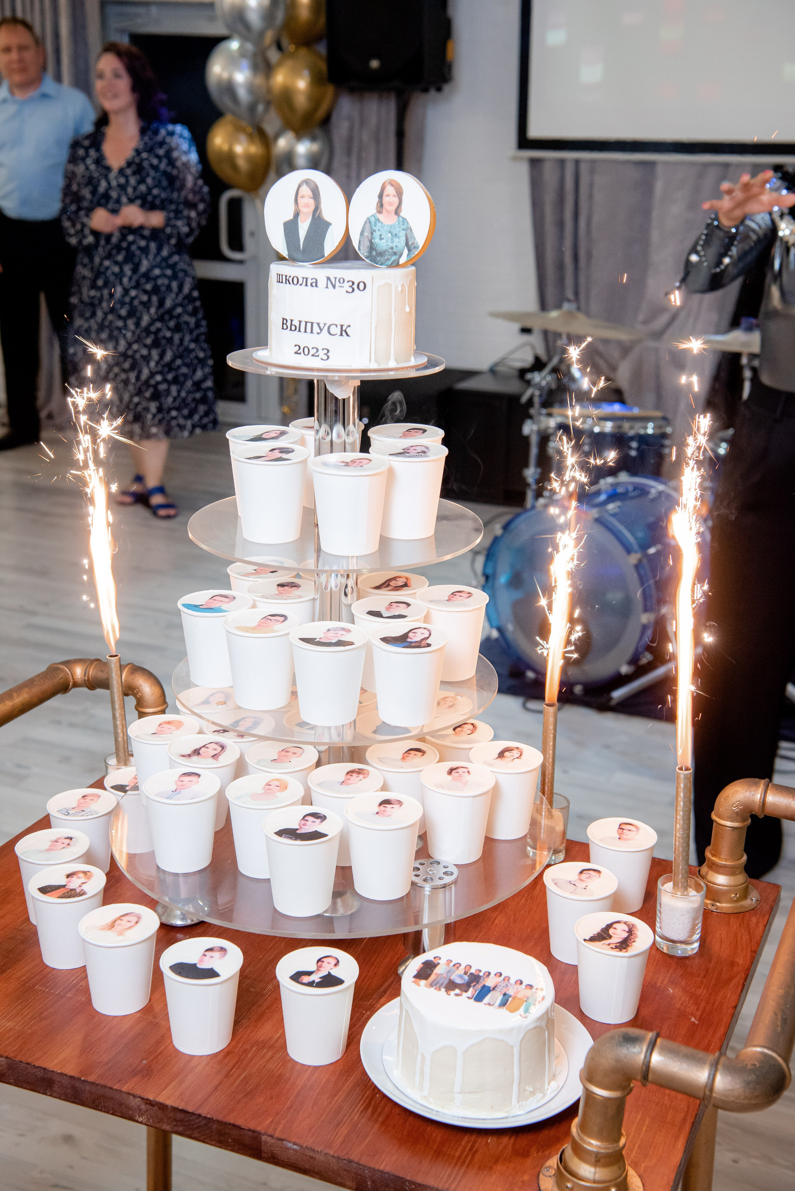 30 Школа. Вручение и Банкет. ДК Юбилейный и Банхоф. Фотограф в Волгограде и Волжском Александр Горбань