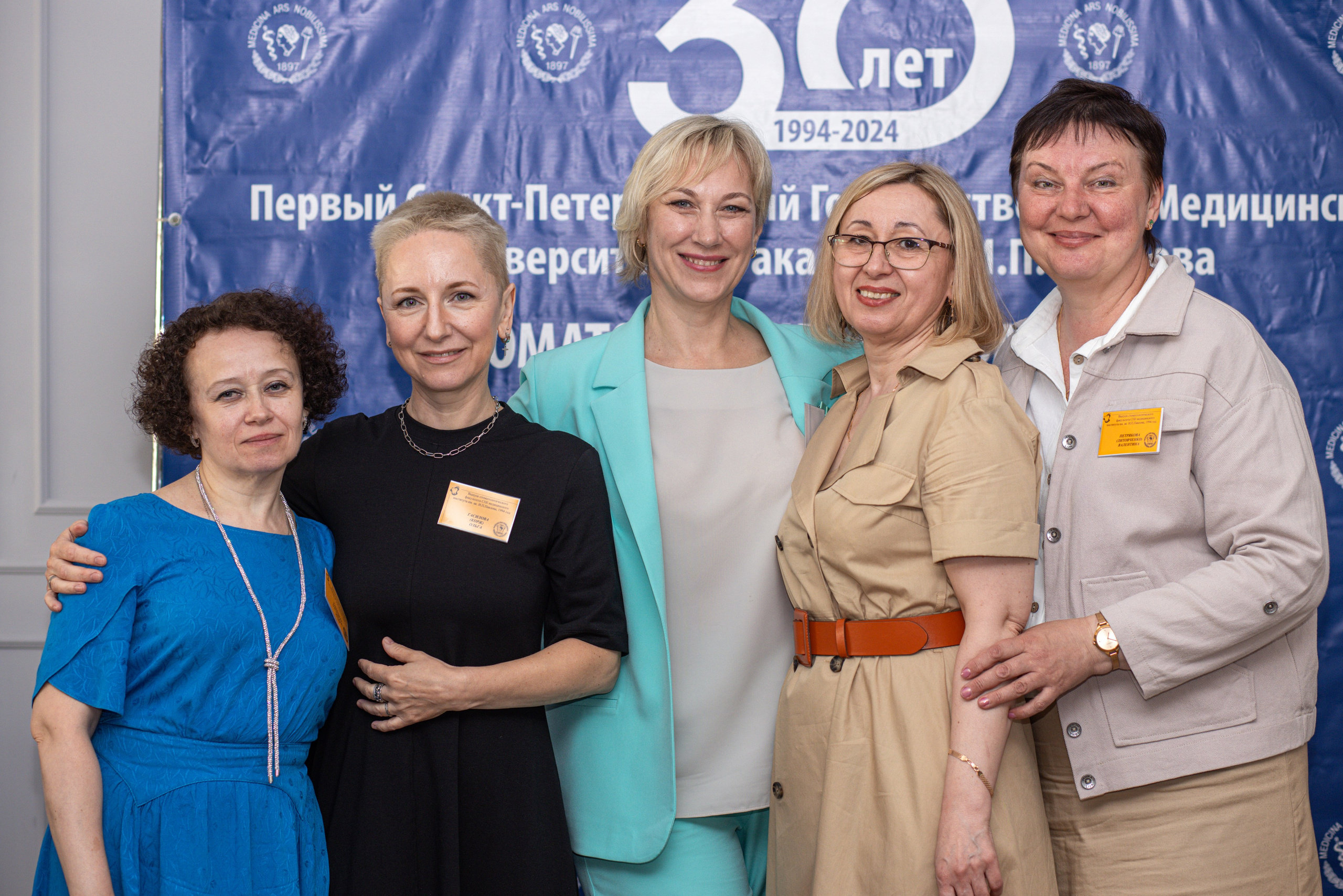 Встреча выпускников. Стоматологи СПб. Семейный фотограф в Вышнем Волочке — Ульяна Иванова | Фотосессии для всей семьи