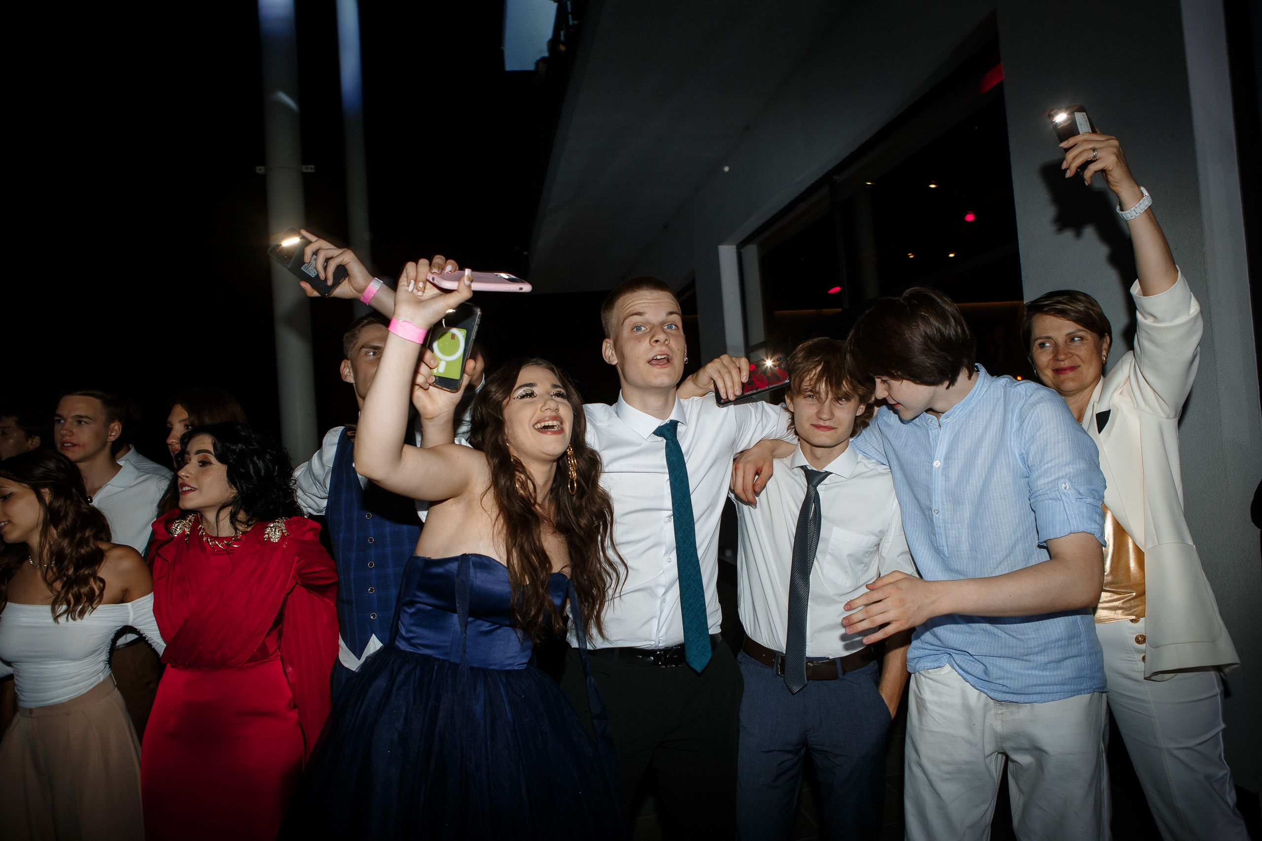 Выпускной Гимназия 12 2024 OpenHouse. Свадебный и портретный Фотограф в Липецке Дмитрий Котюков