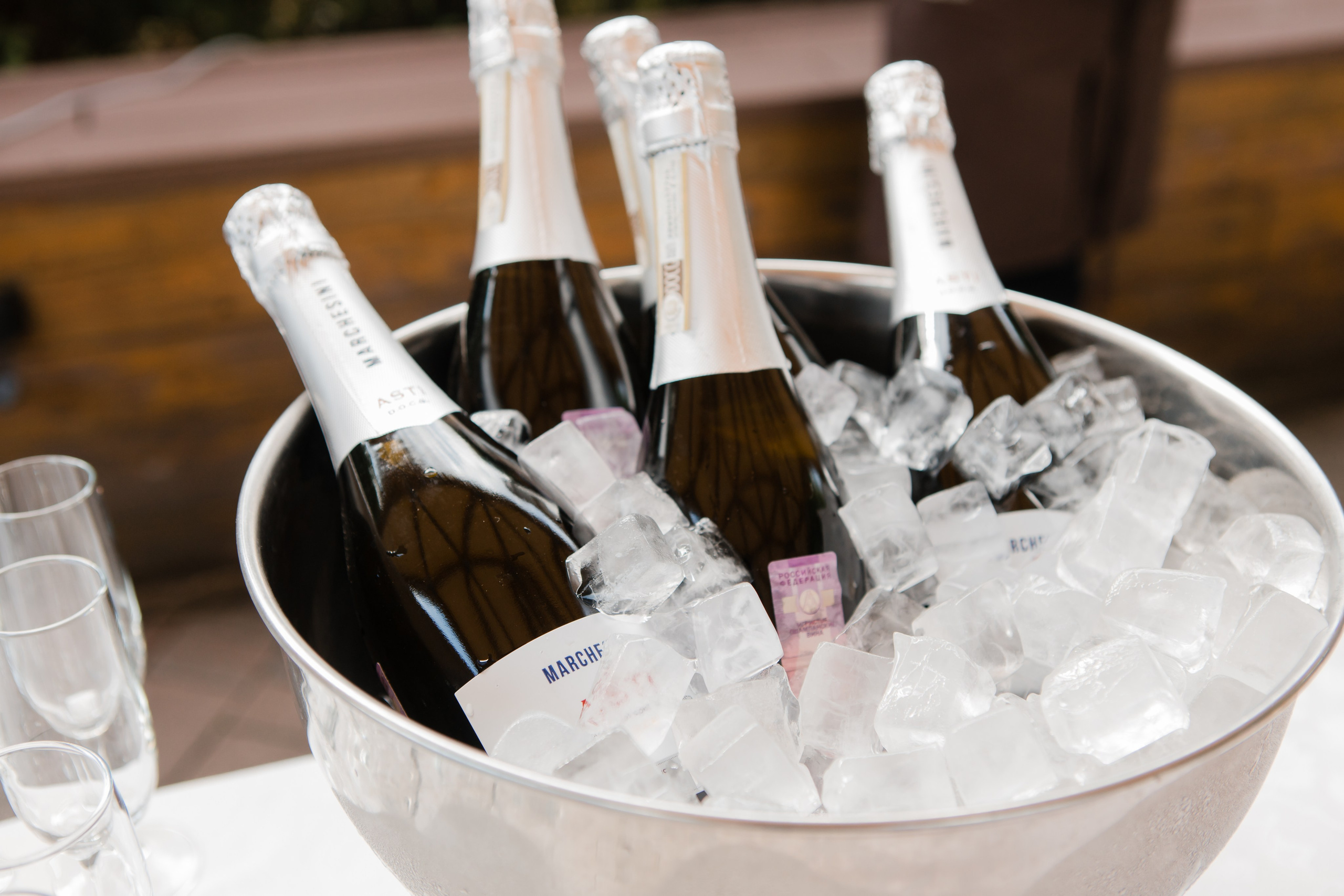 Юрий и Кристина. Видеосъемка и фотосъемка свадеб. Фотограф и оператор на свадьбу. Видеосъемка подкастов, собственная видео-фотостудии. Предметная фотосъемка