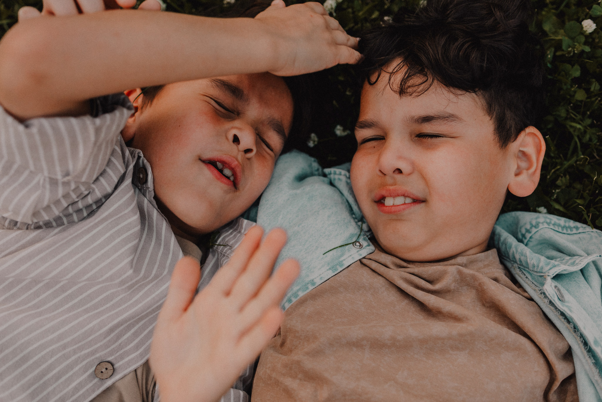 На лужайке. Семейный фотограф Москва