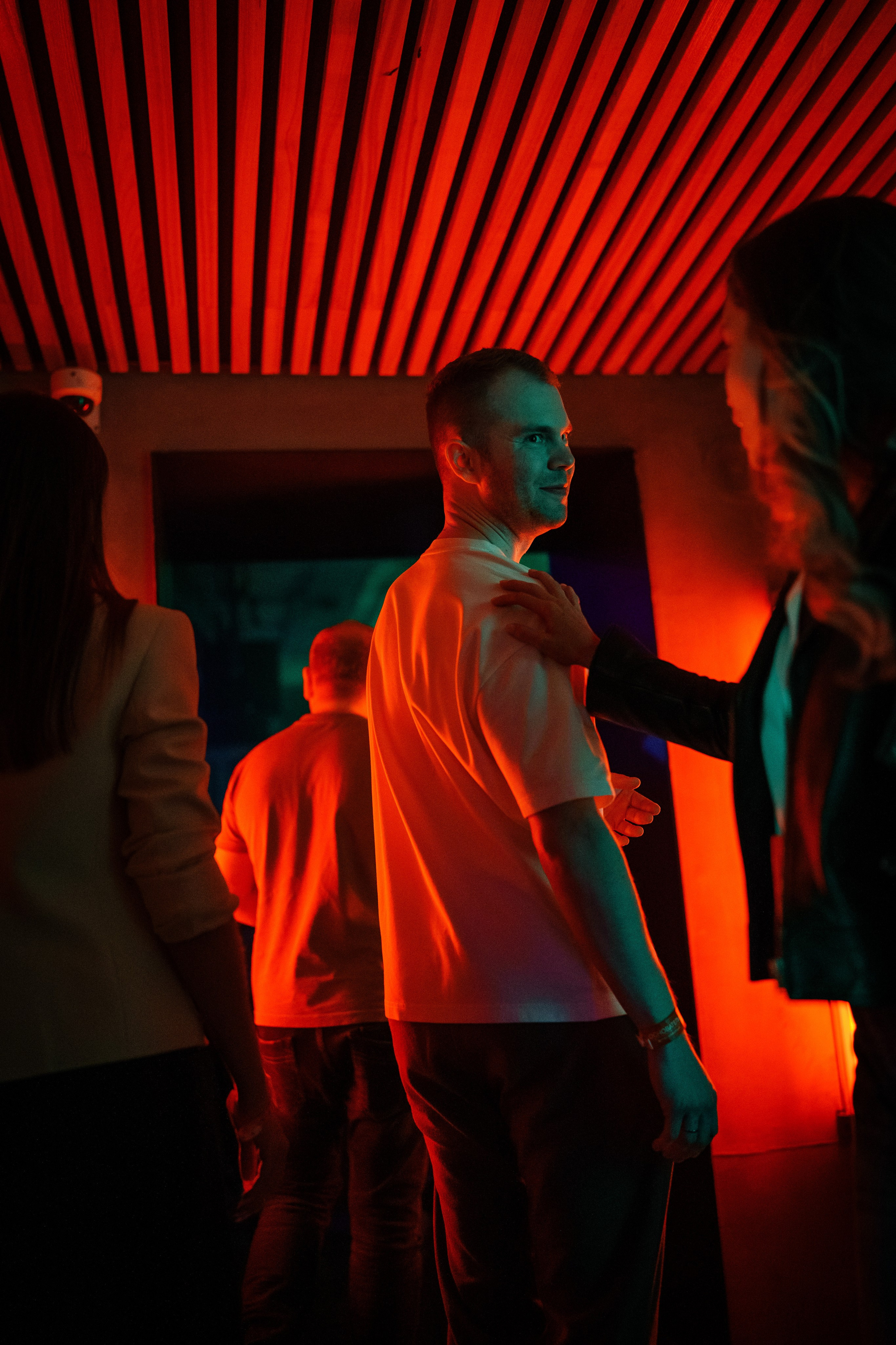 Вечеринка OSNOVATELI.LIVE репортажный фотограф Саша Дружинина. Репортажный фотограф в Москве Саша Дружинина