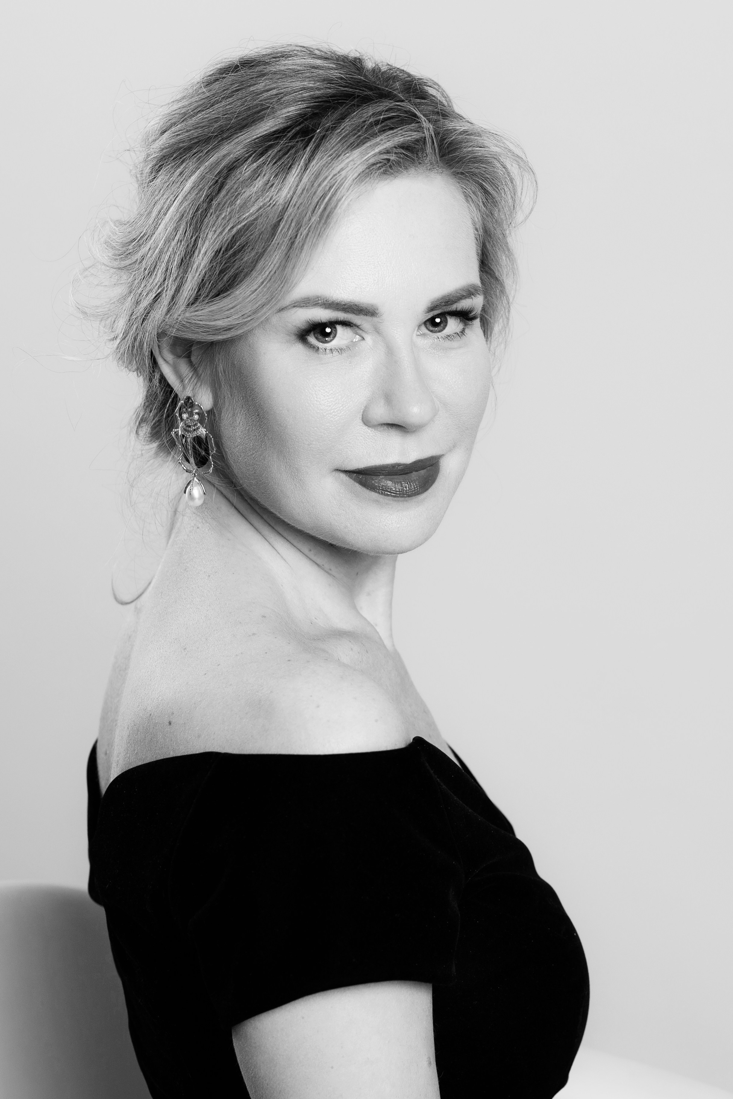 Портретная фотосессия в студии СПб: сдержанный шик и элегантность. Портретные фотосессии, контент-съемки, репортаж