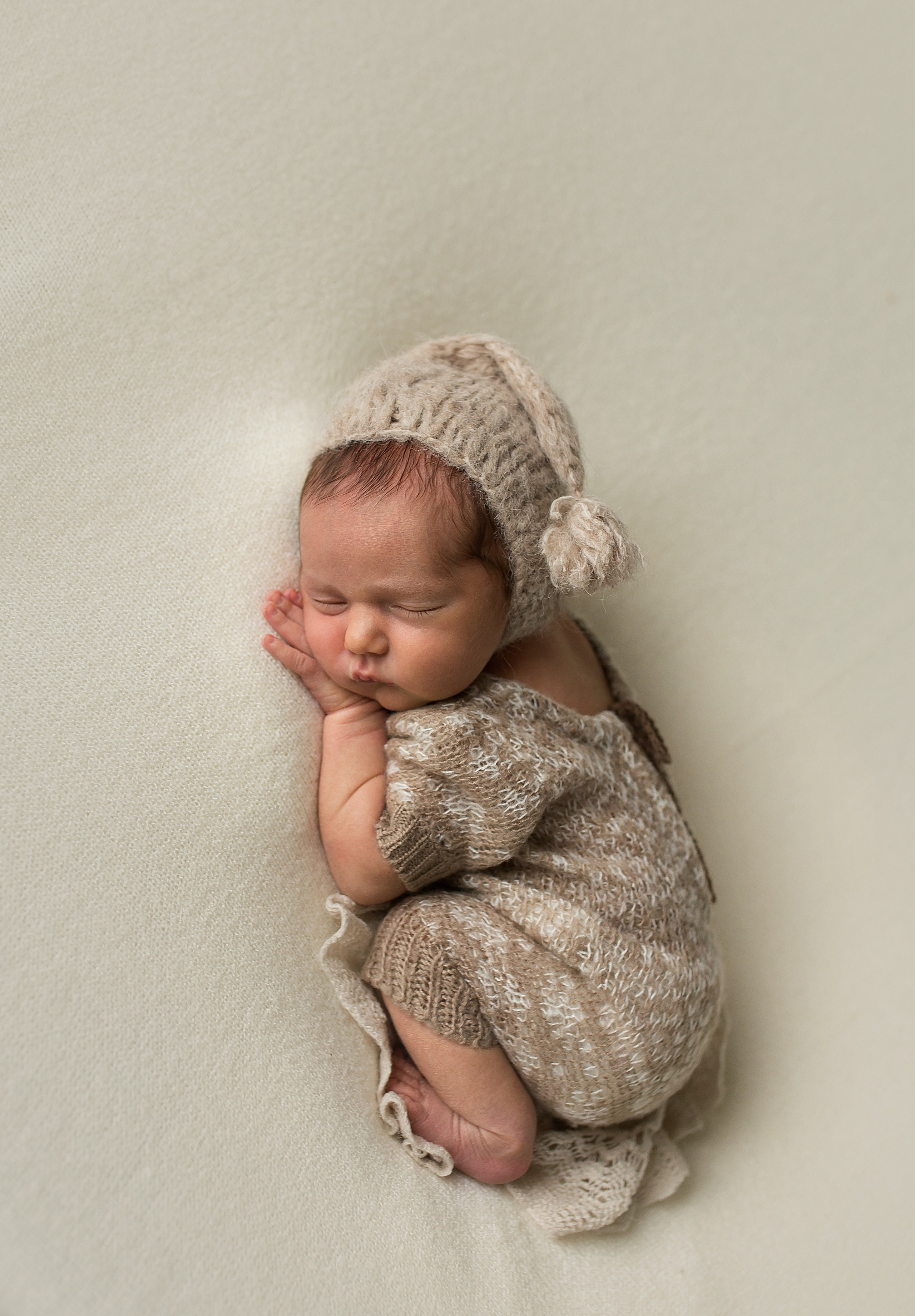 Фотосессия новорождённого. Фотограф новорождённых малышей и детский фотограф В Казани Лана Максим