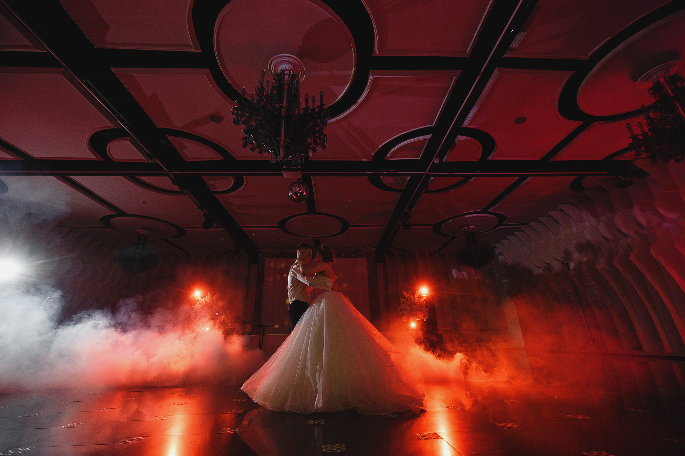 Павел Виктория (Mona). Свадебный фотограф и видеограф Дмитрий Горяченков