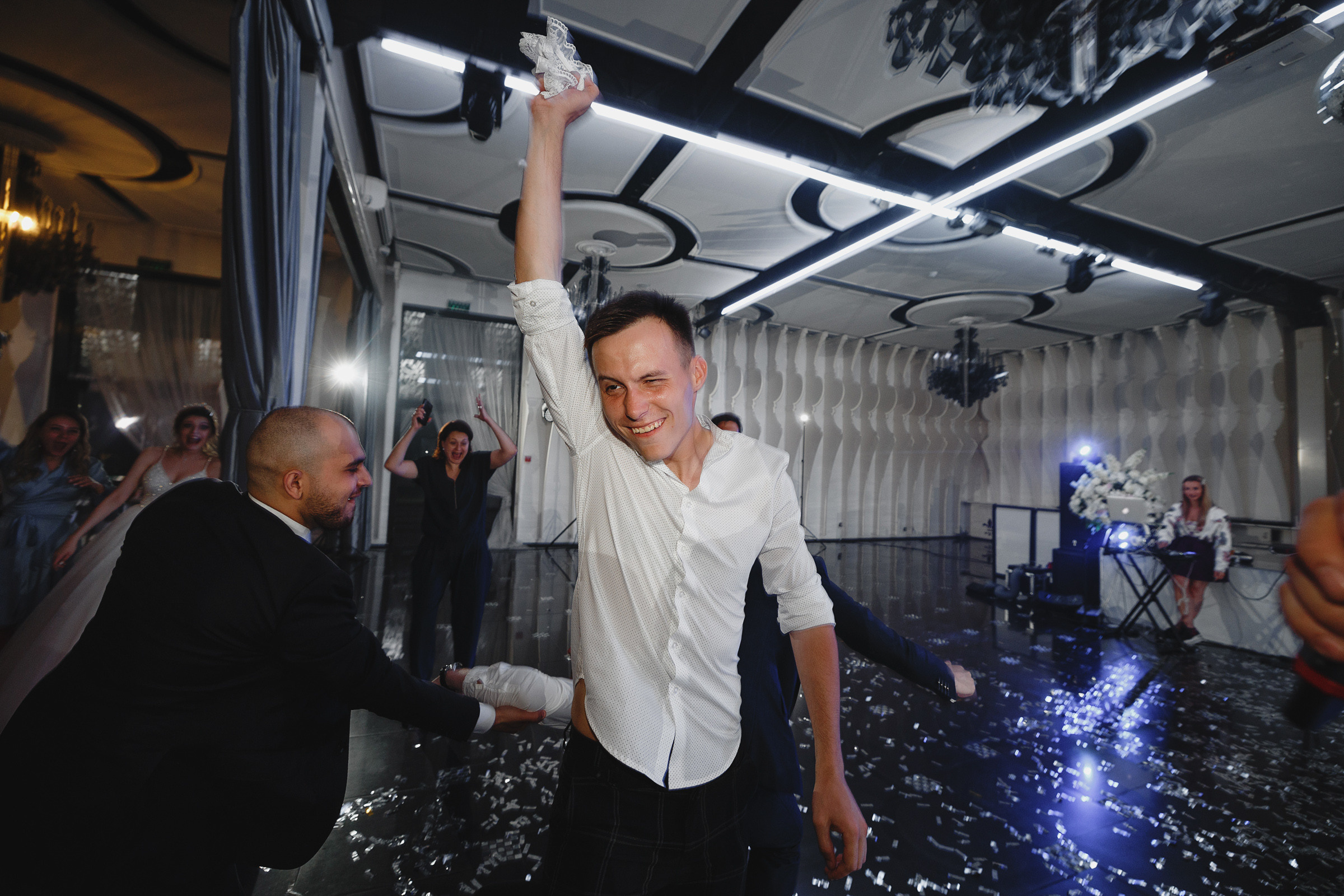 Павел Виктория (Mona). Свадебный фотограф и видеограф Дмитрий Горяченков