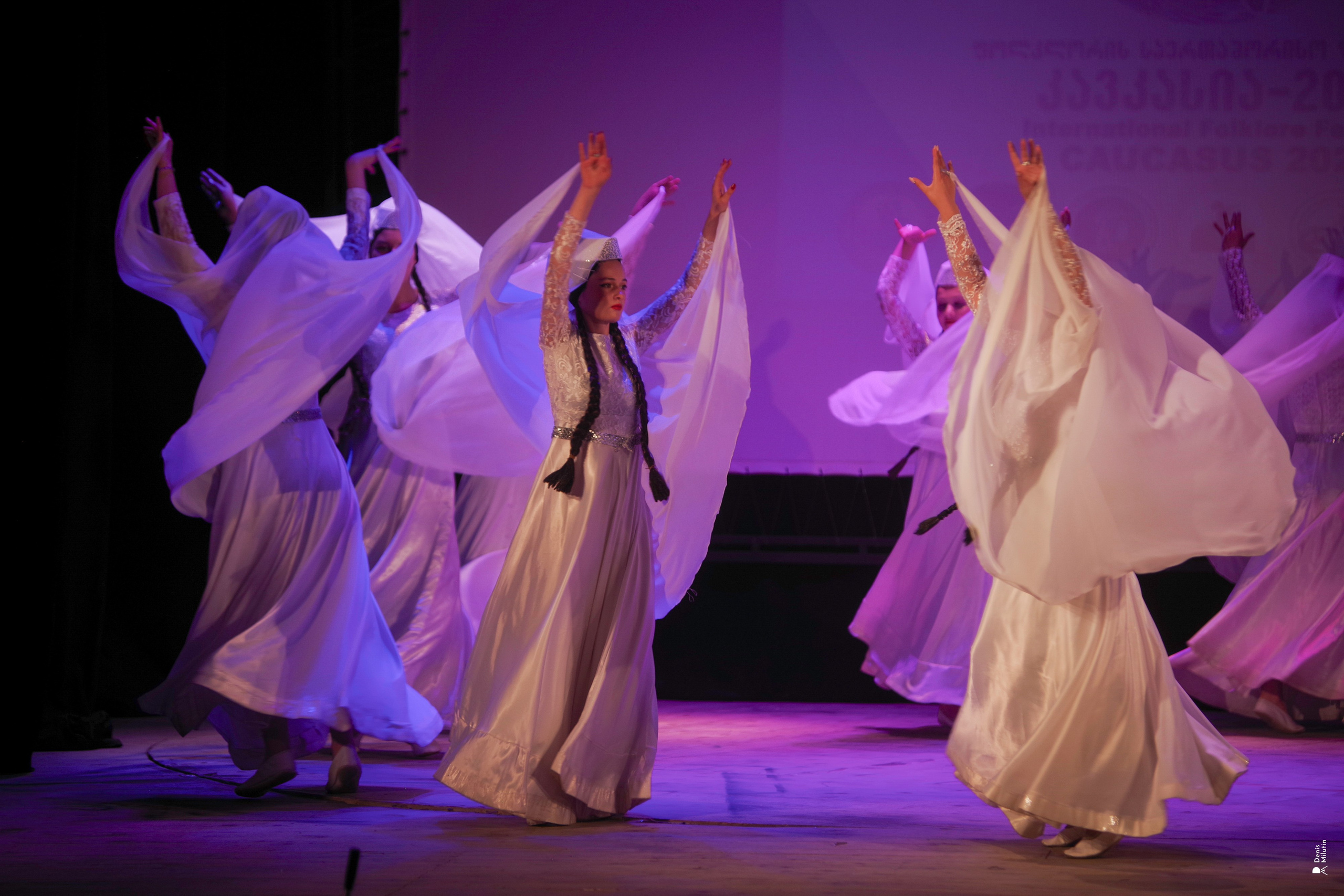 Танцы в прекрасном Они. Портретный фотограф Денис Милютин