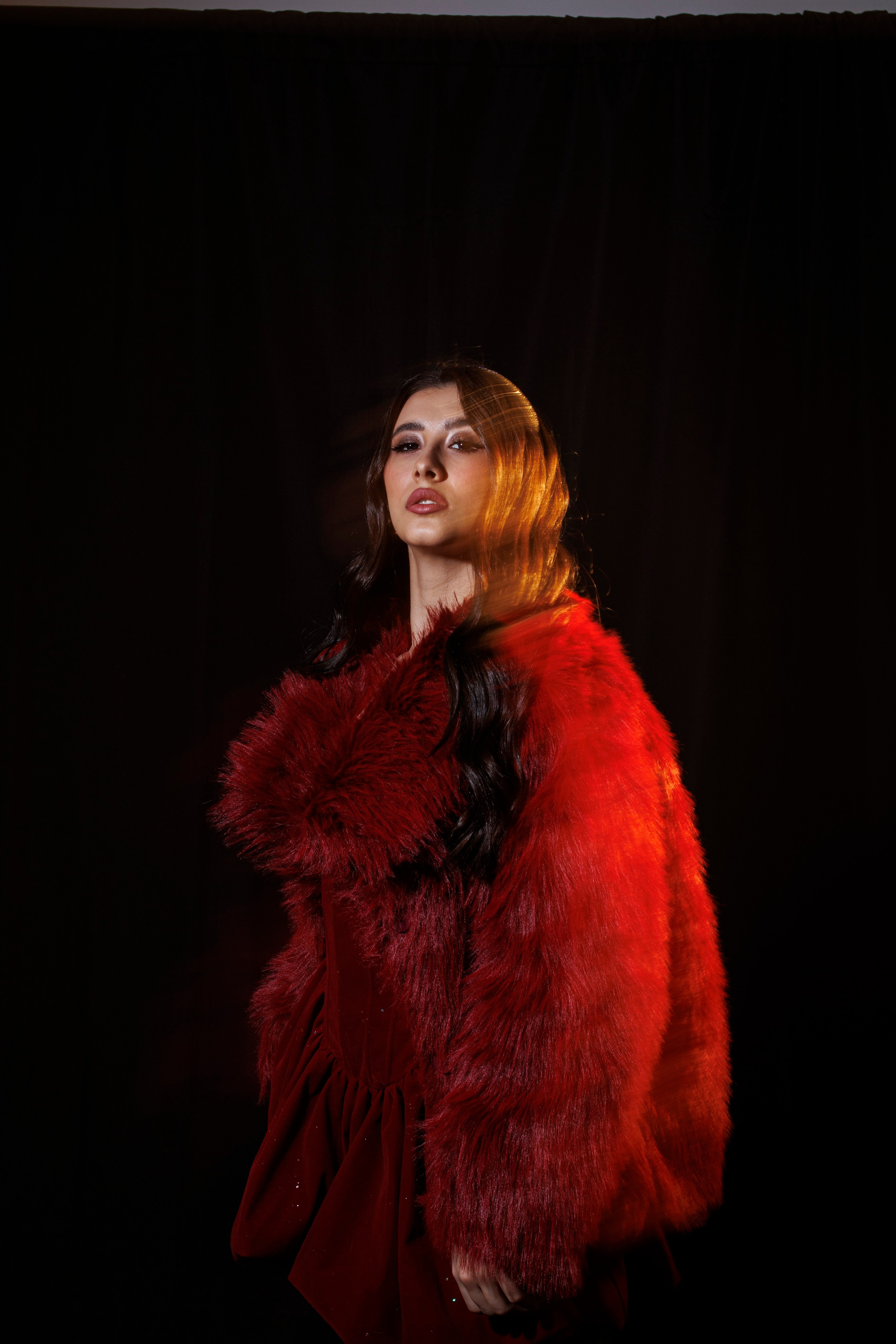 Фотосессия в студии. Я — фотограф, который помогает запечатлеть самые важные моменты вашей жизни!