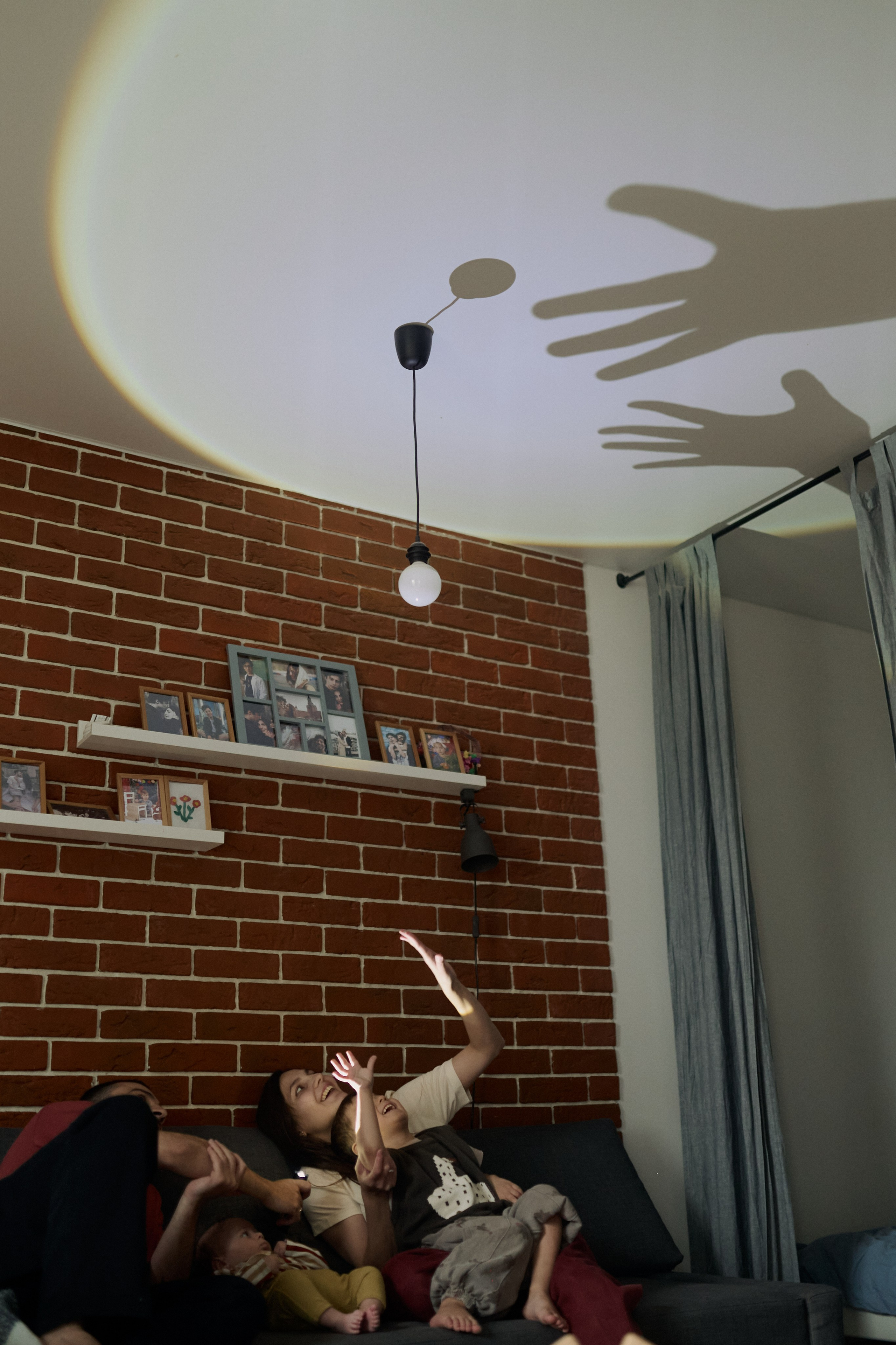 Эмир, Диана, Леон и Амин дома. Семейный и свадебный lifestyle-фотограф в Москве Мария Петрова