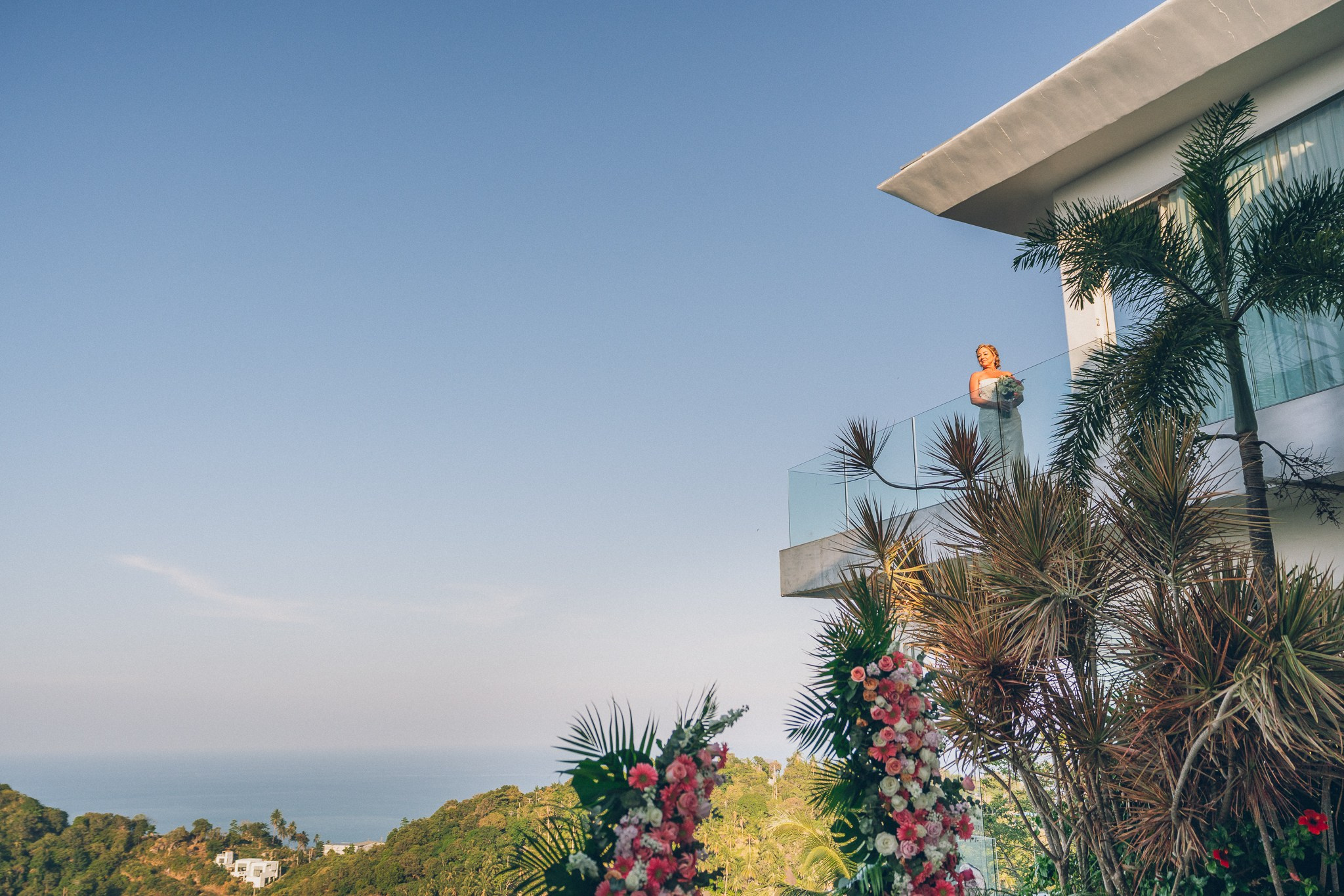 Elegant villa wedding ceremony overlooking the ocean in Koh Samui, Thailand