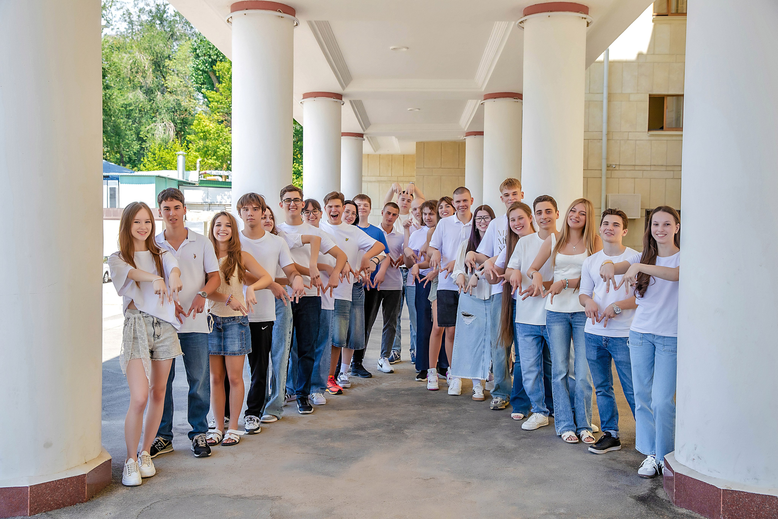 Фотосессия ШКОЛА 22 КЛАСС 11А Выпуск 2026. Современные Выпускные Альбомы в Ростове-на-Дону