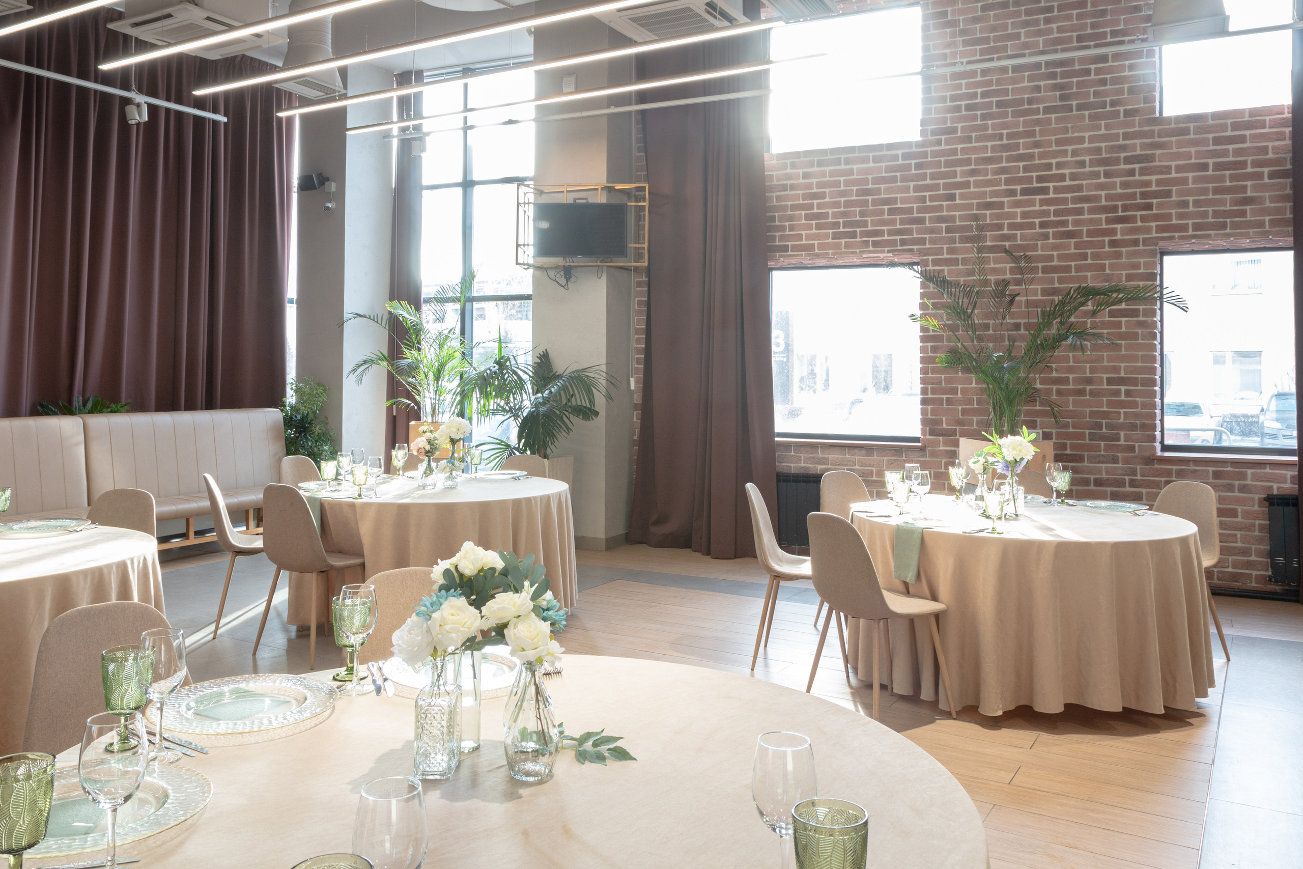 Интерьерная съёмка для кафе и ресторанов. Предметный и репортажный фотограф Алексей Кротов