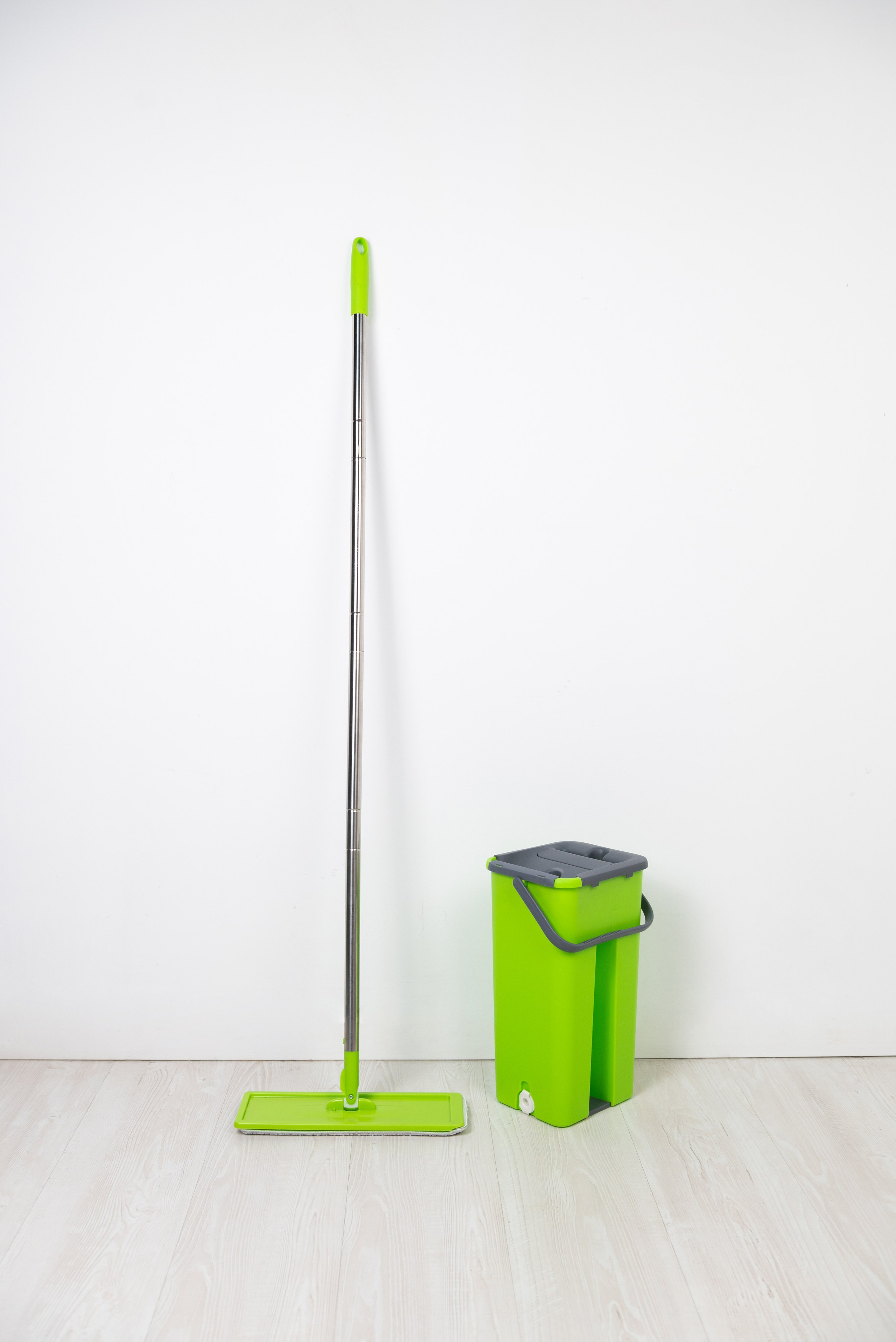 Швабры (съемка для маркетплейсов). Фотограф Москва Настя Профотовна. Репортажные, свадебные и контент фотосессии