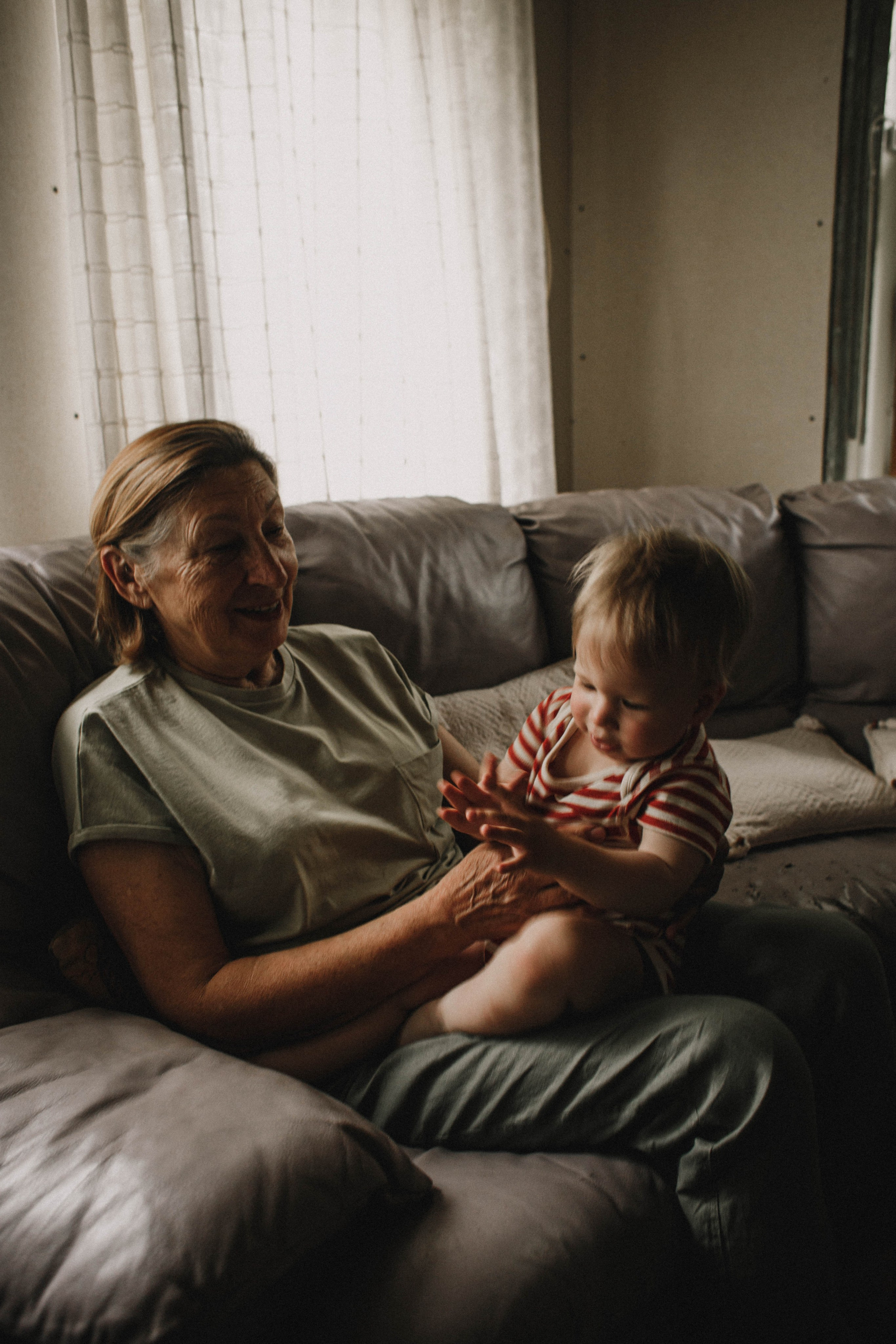 Сева у бабушки. Фотограф в Нижнем Новгороде
