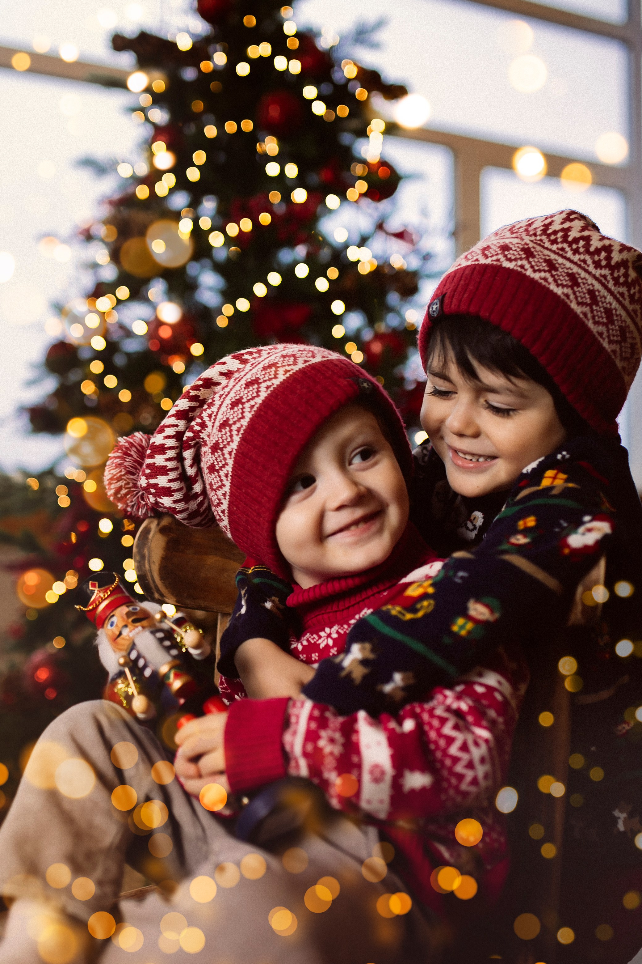 Никита с братишкой и щелкунчиком. Семейный и детский фотограф в Ижевске Анастасия Камариттинова
