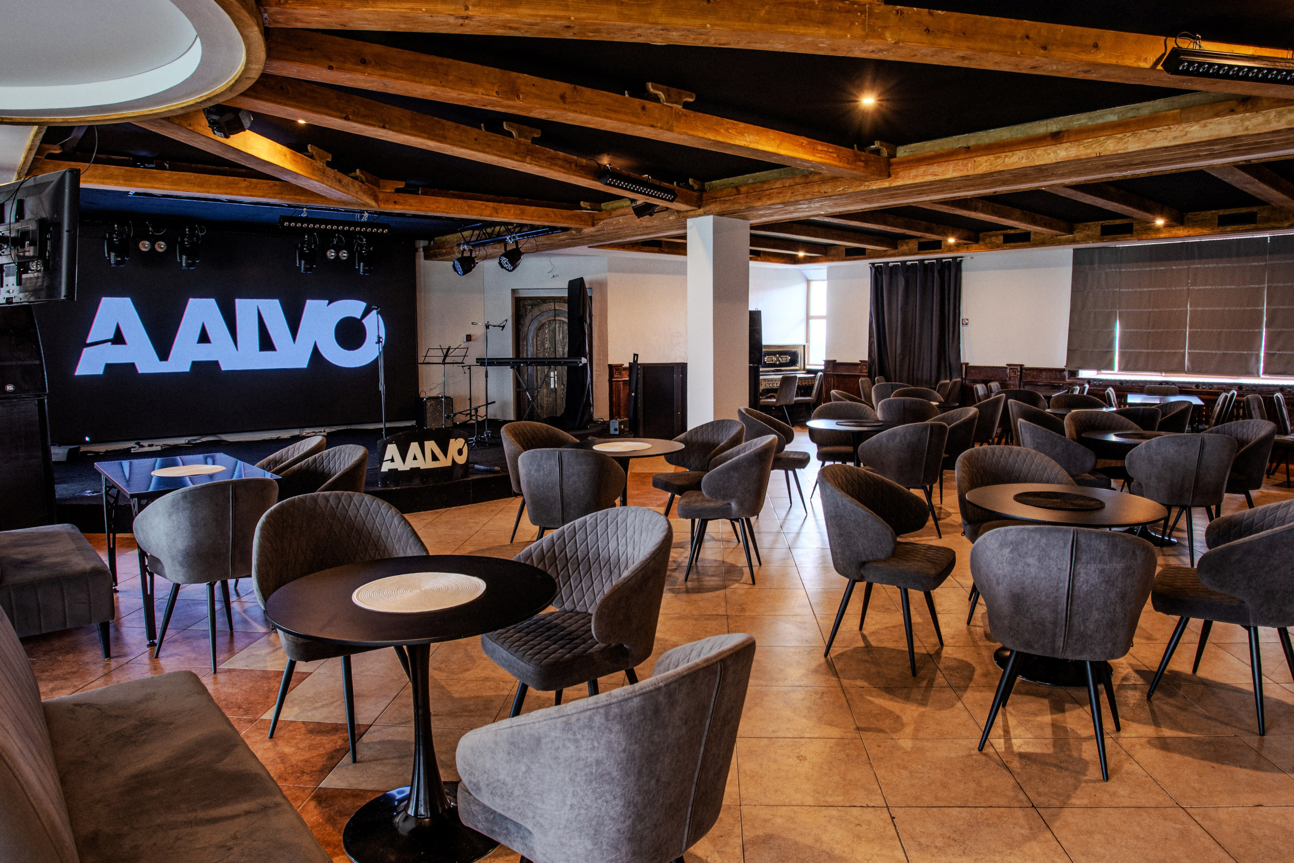 Концертный клуб «Сердце замка» A-Alvo, фото интерьерного фотографа Алексея Муравьёва, музыкальное пространство УфаЛобби клуба «Сердце замка» A-Alvo, съёмка интерьерного фотографа Алексея Муравьёва, концертная площадкаЗал концертного клуба «Сердце замка» A-Alvo, работа интерьерного фотографа Алексея Муравьёва, мероприятия УфаСцена клуба «Сердце замка» A-Alvo, фото интерьерного фотографа Алексея Муравьёва, музыкальные выступленияФойе концертного клуба «Сердце замка» A-Alvo, съёмка интерьерного фотографа Алексея Муравьёва, атмосфера УфаАкустика клуба «Сердце замка» A-Alvo, работа интерьерного фотографа Алексея Муравьёва, живой звукЗона отдыха «Сердце замка» A-Alvo, фото интерьерного фотографа Алексея Муравьёва, комфорт для зрителейВход в клуб «Сердце замка» A-Alvo, съёмка интерьерного фотографа Алексея Муравьёва, концертная площадка УфаИнтерьер концертного клуба «Сердце замка» A-Alvo, работа интерьерного фотографа Алексея Муравьёва, мероприятияОсвещение клуба «Сердце замка» A-Alvo, фото интерьерного фотографа Алексея Муравьёва, концертный зал УфаЗвуковое оборудование «Сердце замка» A-Alvo, съёмка интерьерного фотографа Алексея Муравьёва, музыкальная площадкаМеста для зрителей клуб «Сердце замка» A-Alvo, работа интерьерного фотографа Алексея Муравьёва, комфорт УфаБарная зона «Сердце замка» A-Alvo, фото интерьерного фотографа Алексея Муравьёва, концертная площадкаВестибюль клуба «Сердце замка» A-Alvo, съёмка интерьерного фотографа Алексея Муравьёва, вход УфаОбщая панорама концертного клуба «Сердце замка» A-Alvo, работа интерьерного фотографа Алексея Муравьёва, музыкальное пространство