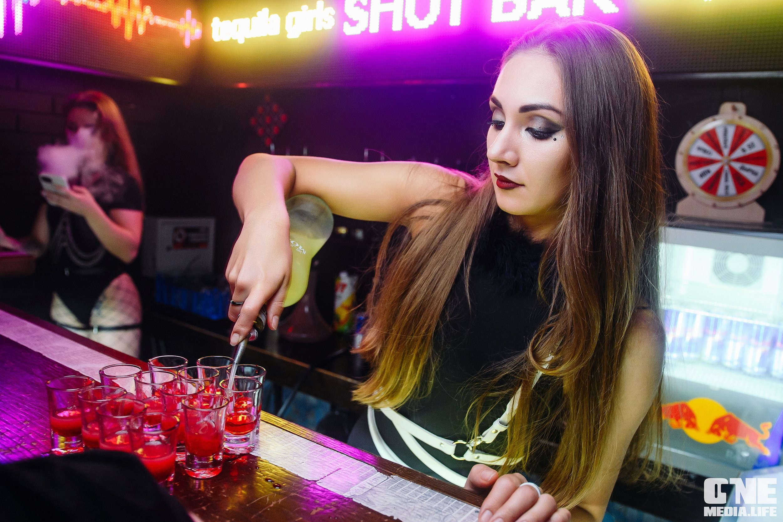 Фоторепортаж из бара XxxX. One Media Life: фоторепортажи, фотоотчеты с мероприятий и заведений