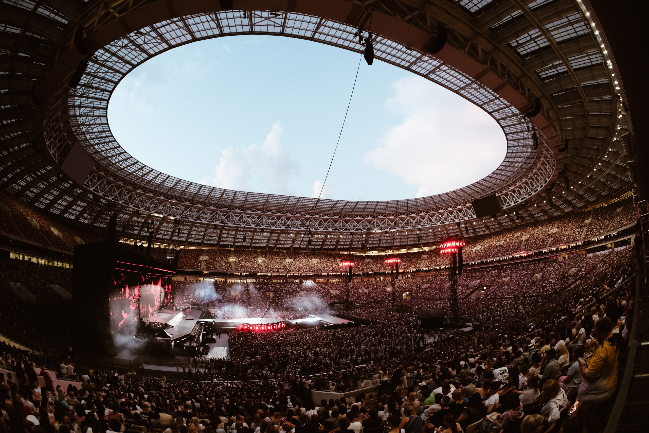 ПОЛИНА ГАГАРИНА В СК ЛУЖНИКАХ 29.06.24. Концертный и репортажный фотограф в Москве и Санкт-Петербурге Мария