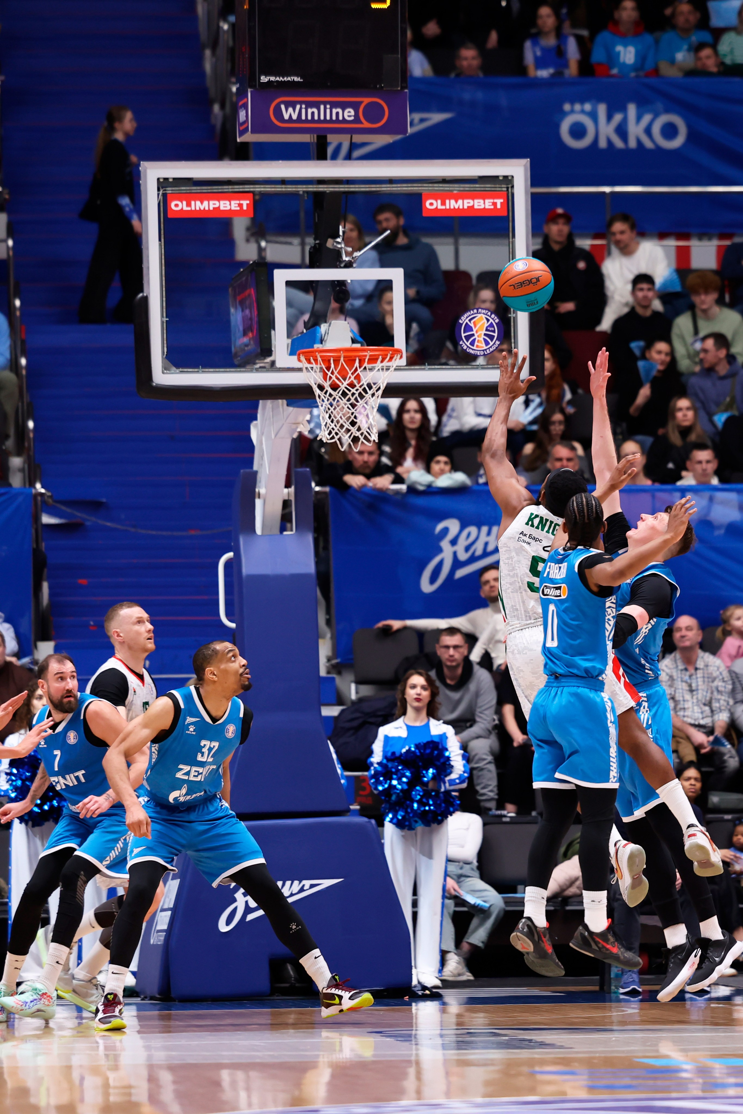 БК Зенит — БК Уникс 13.02.2025. Спортивный и репортажный фотограф Антон Тереханов