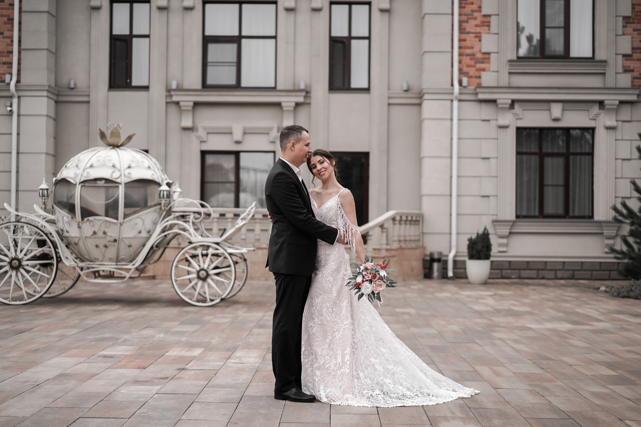 Свадебная фотосессия в Графском парке. Ростов-на-Дону. Свадебный фотограф в Ростове-на-Дону. Таинство Крещения и Венчания, семейные фотосессии. Алёна Чёботова