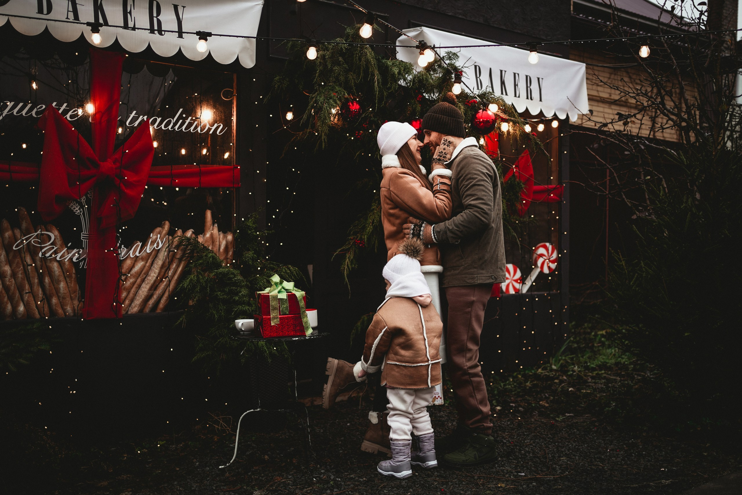 Новогодняя семейная фотосессия в фотостудии Авокадо. Ростов-на-Дону. Свадебный фотограф в Ростове-на-Дону. Таинство Крещения и Венчания, семейные фотосессии. Алёна Чёботова