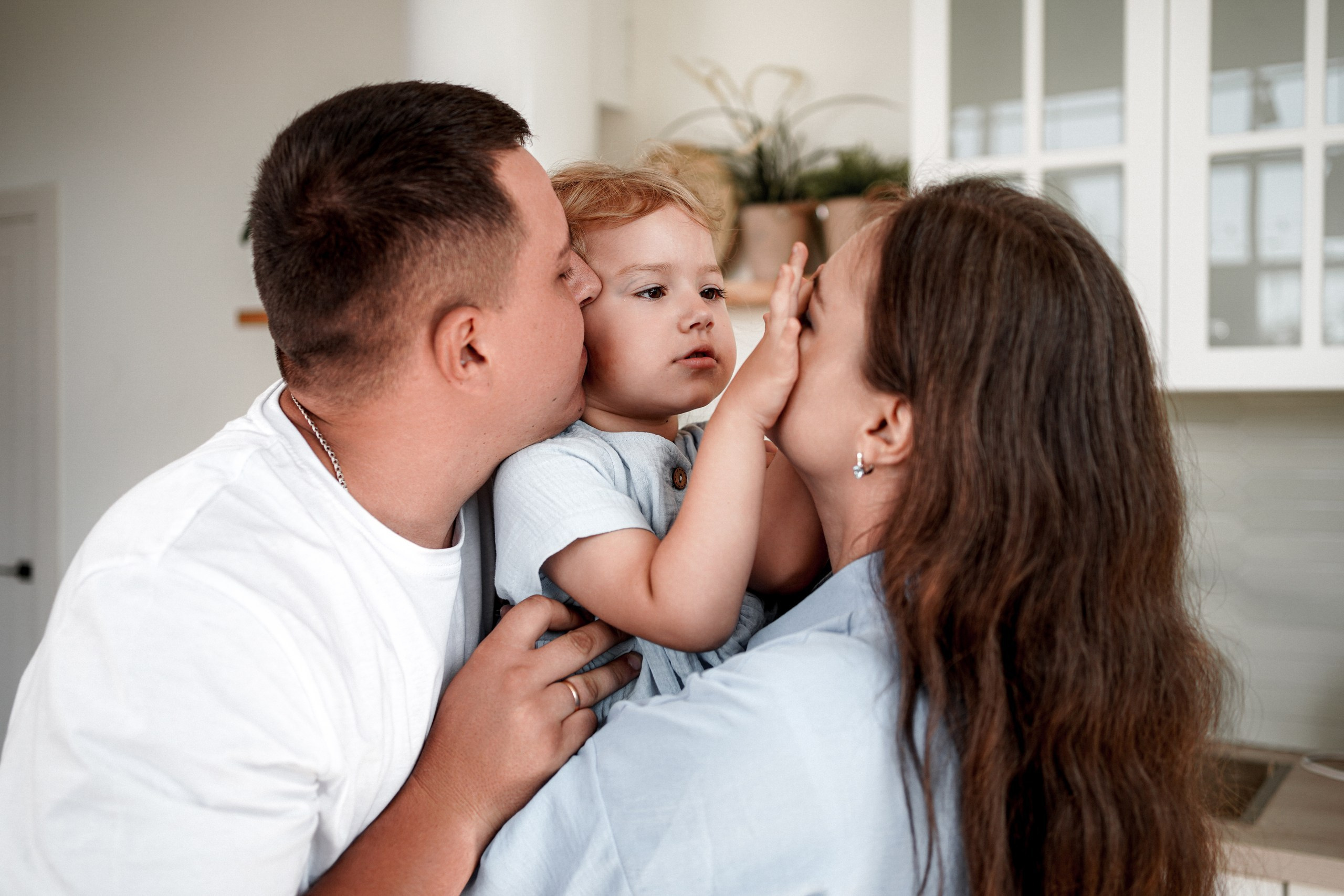 Семейная фотосессия в студии Терра в Новочеркасске. Фотограф Ростов-на-Дону. Свадебный фотограф в Ростове-на-Дону. Таинство Крещения и Венчания, семейные фотосессии. Алёна Чёботова
