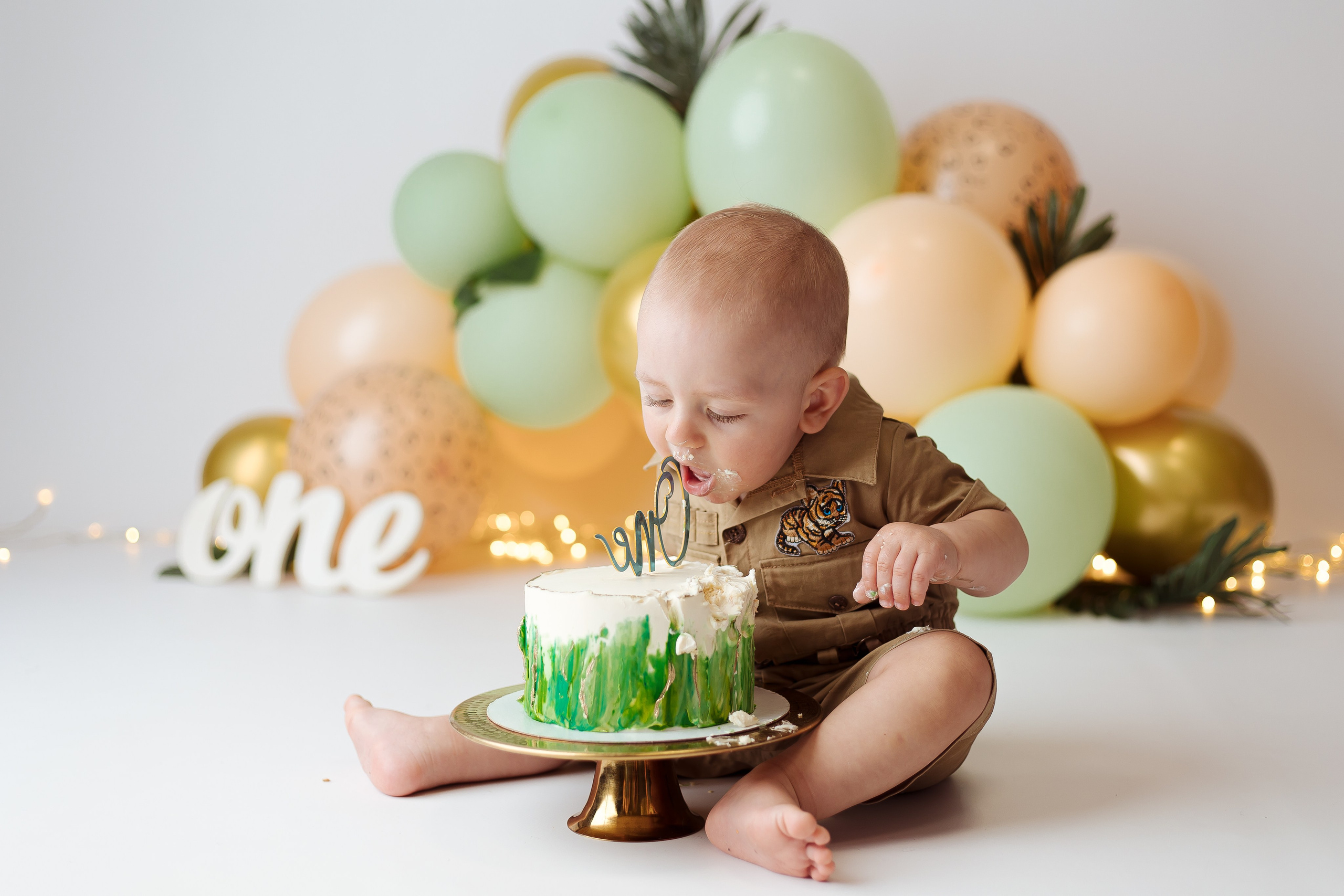Праздничное оформление. Фотограф беременности, новорожденных Москва. годики под ключ