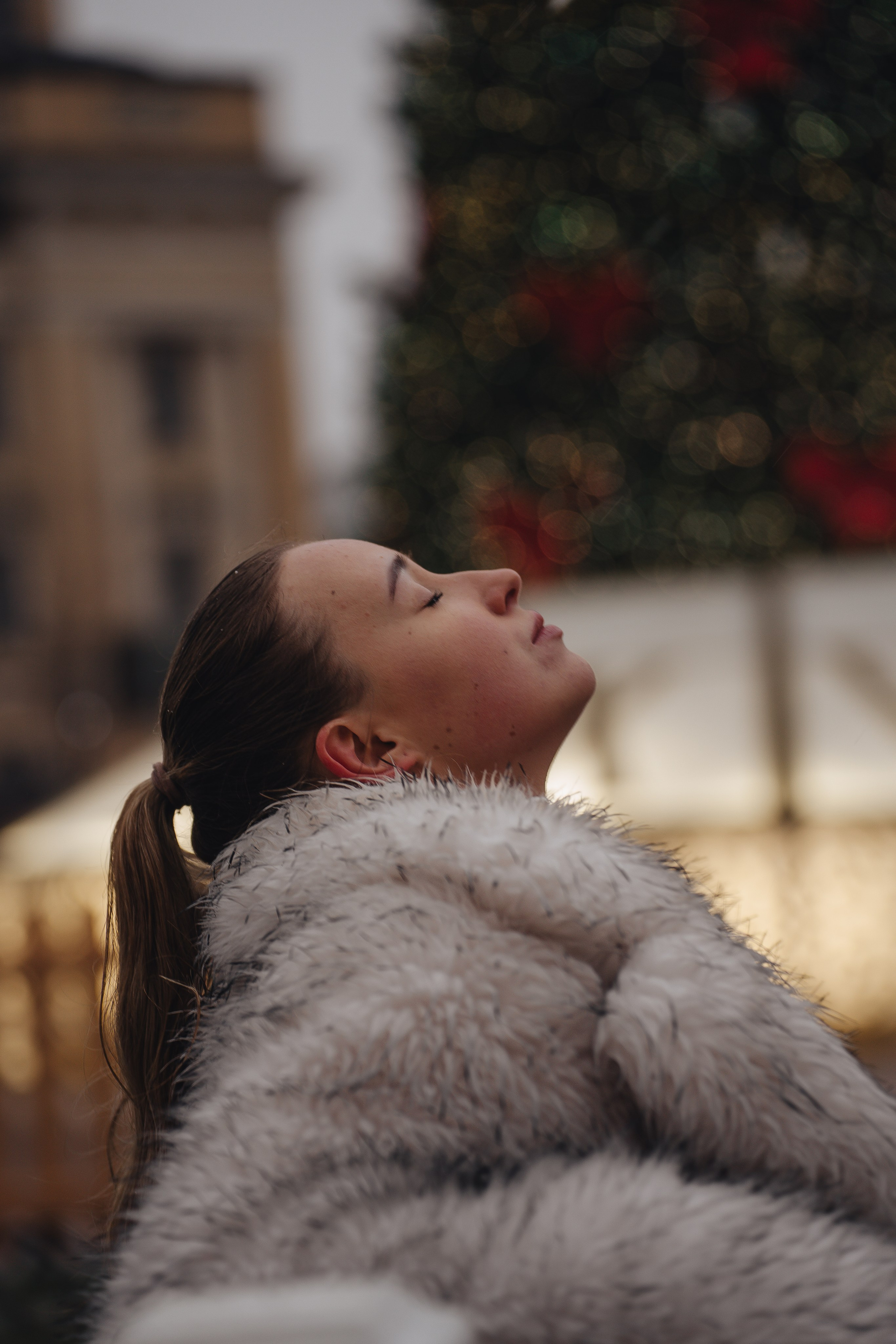 ПРОГУЛКА НА МАНЕЖНОЙ ПЛОЩАДИ ДЛЯ ДЕВУШКИ ПЕРЕД НОВЫМ ГОДОМ (НОВОГОДНЯЯ ФОТОСЕССИИЯ НА МАНЕЖНОЙ ПЛОЩАДИ). Профессиональный фотограф, Санкт-Петербург — Виктория Богомолова