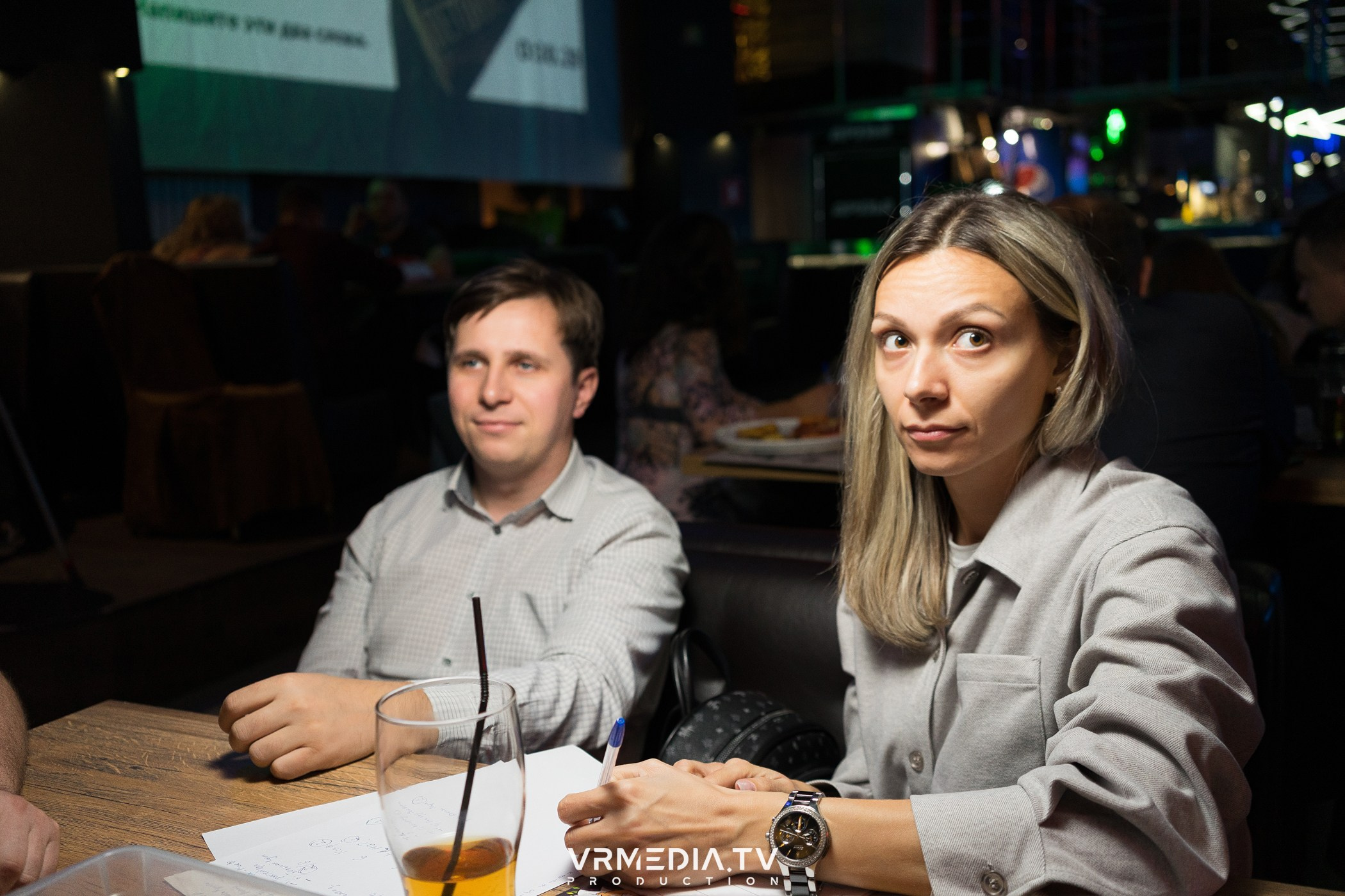 Эйнштейн Party в баре «Друзья»