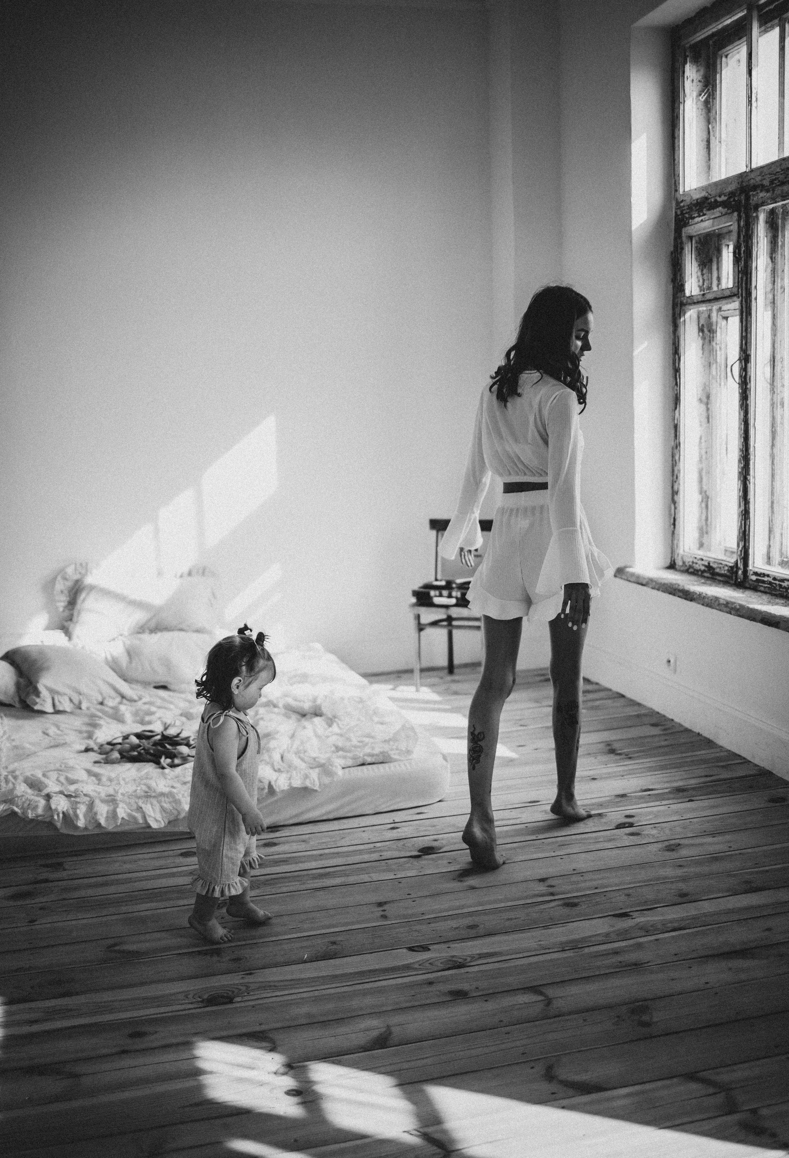Вика и маленькая София. Фотограф Алевтина Матешук