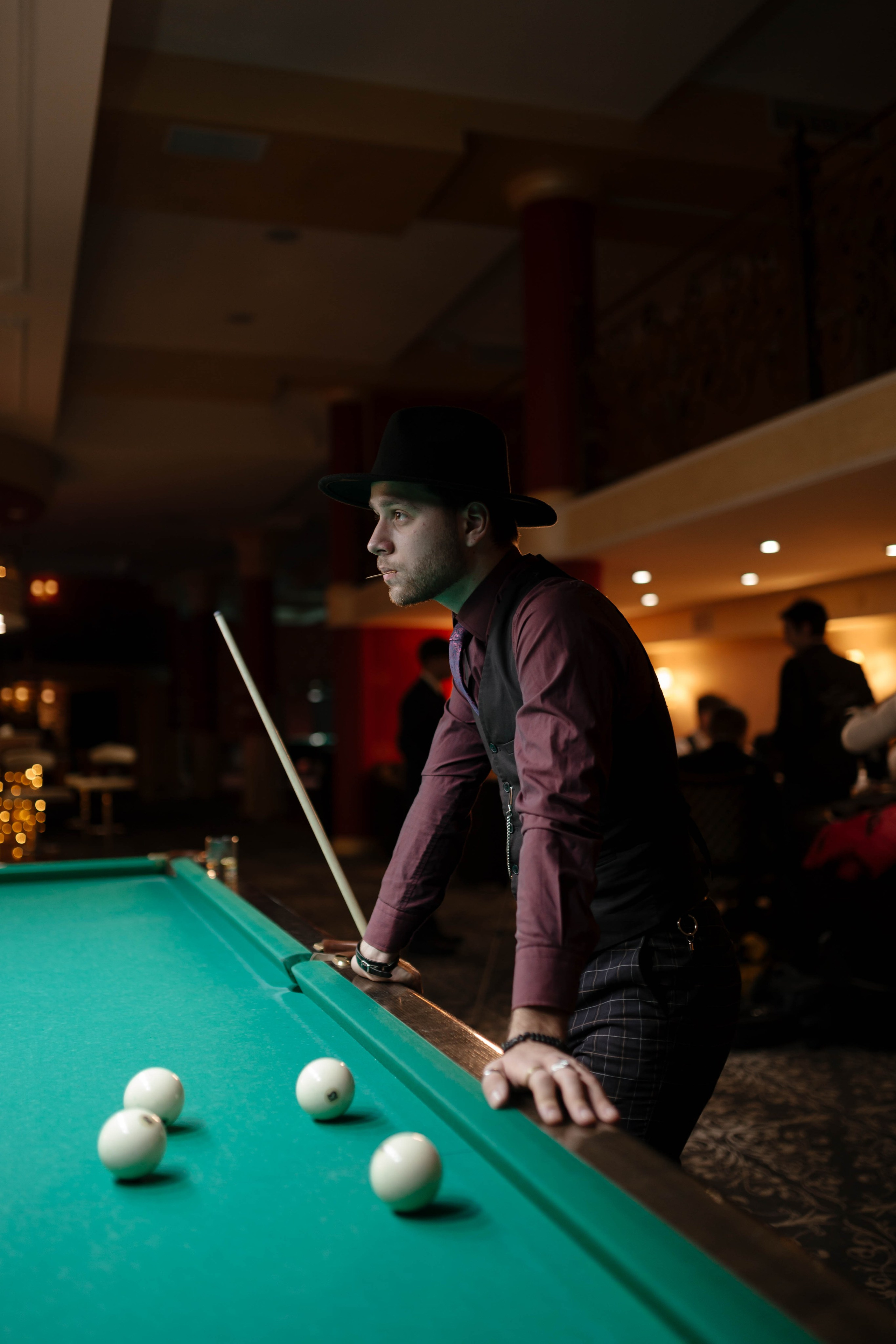 Сходка по Острым козырькам. Портретный фотограф в Симферополе Екатерина Аляпина