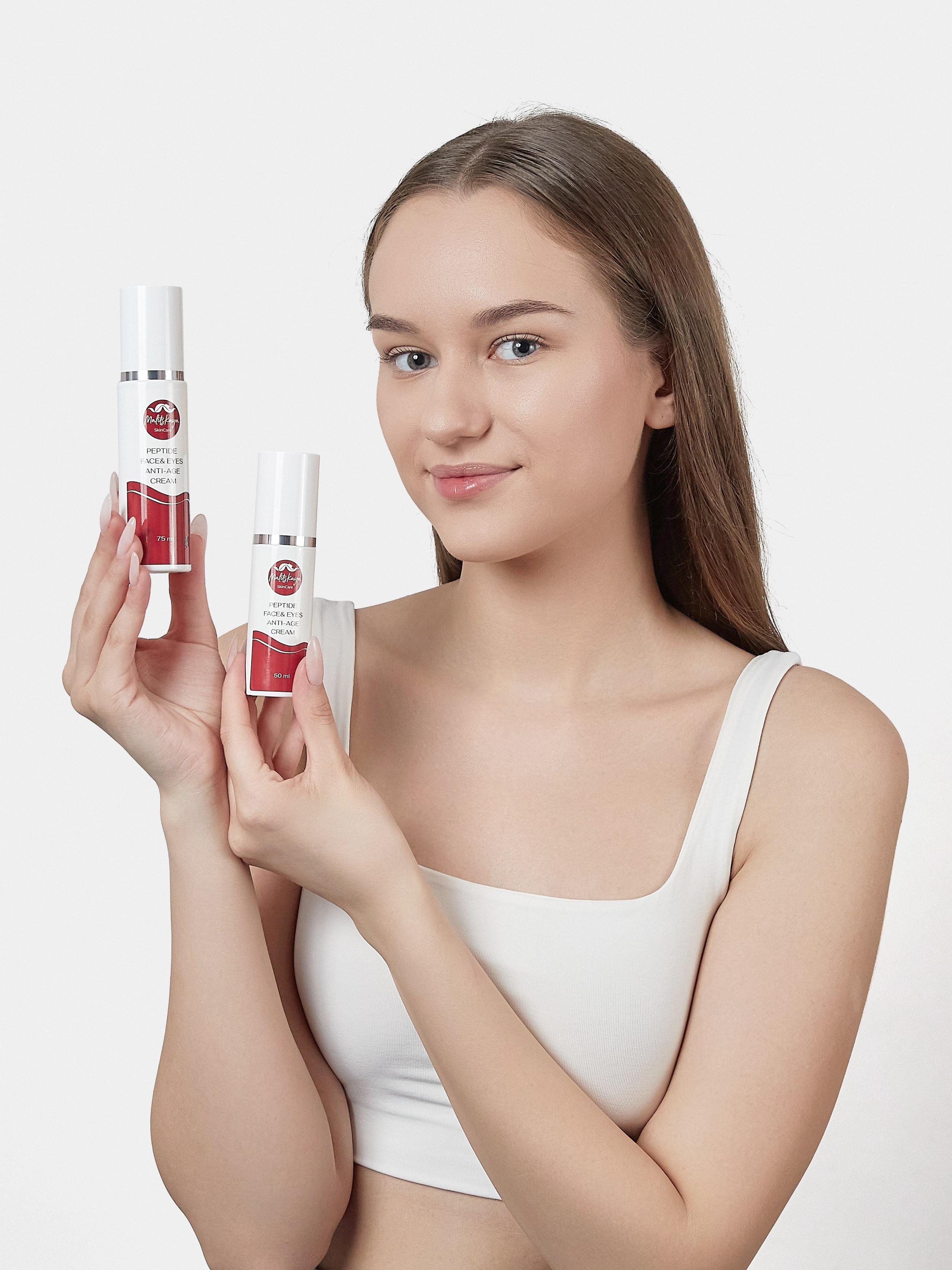 Фотосъемка с моделью на белом фоне. Коммерческий фотограф в Москве Павел Володин