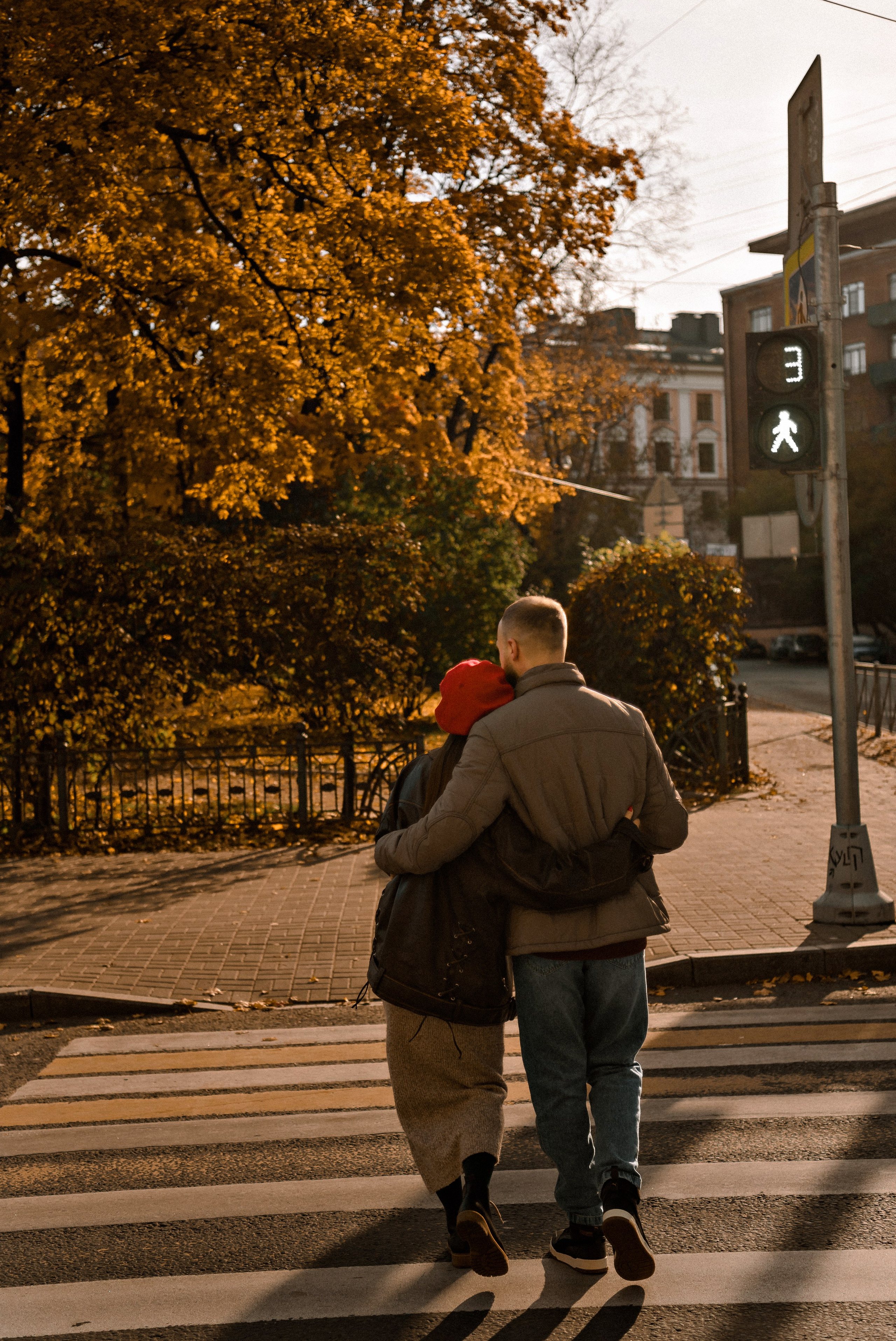Люба и Коля. Осень на Петроградке. Свадебный фотограф в Санкт-Петербурге София Шубик