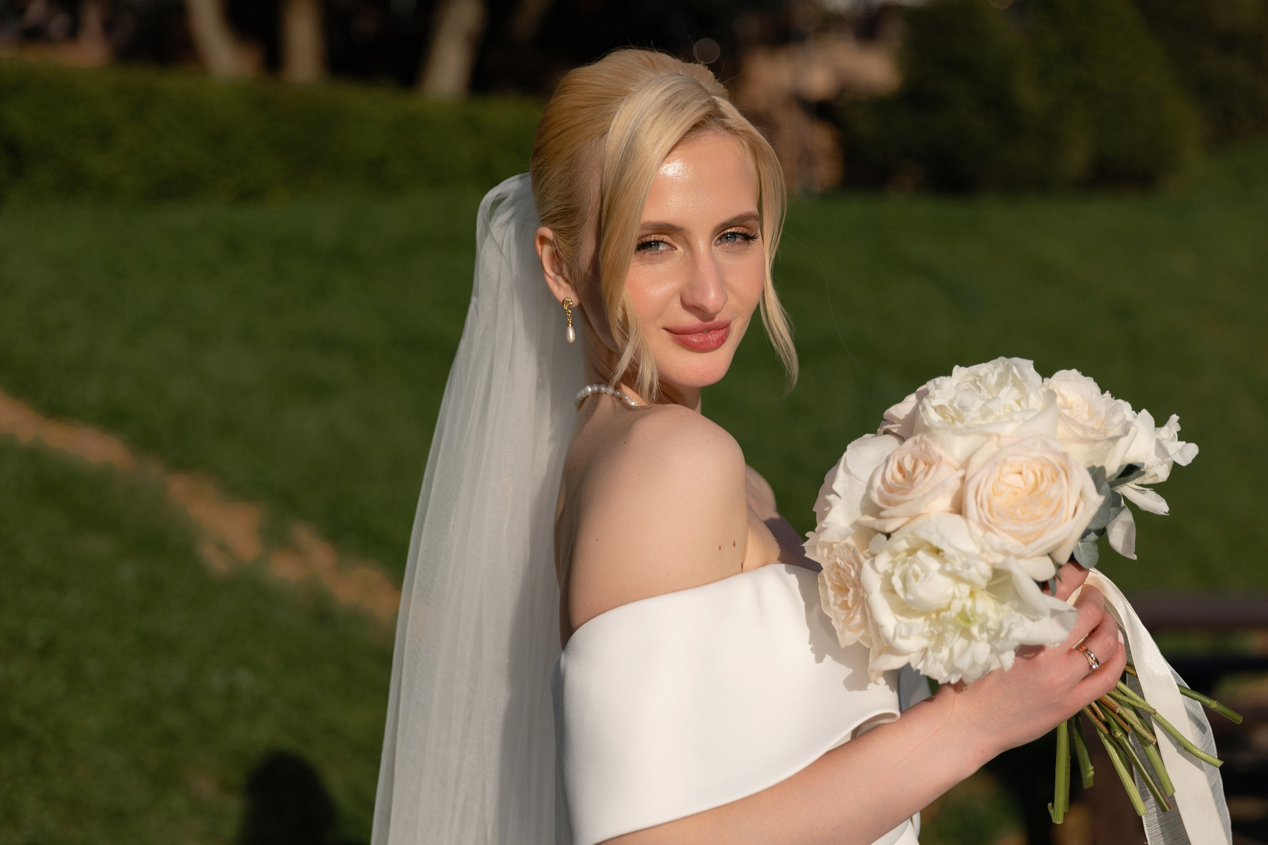 Свадебная фотосессия в Soluxe Hotel и роспись в Савеловском ЗАГСе. Свадебный фотограф в Москве Полина Лелетко