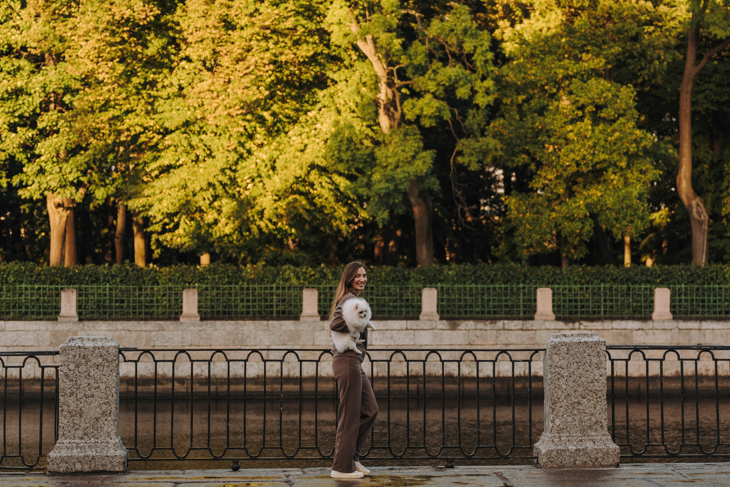 Фотосессия с померанским шпицем. Фотограф анималист в Спб недорого Олеся Майорова