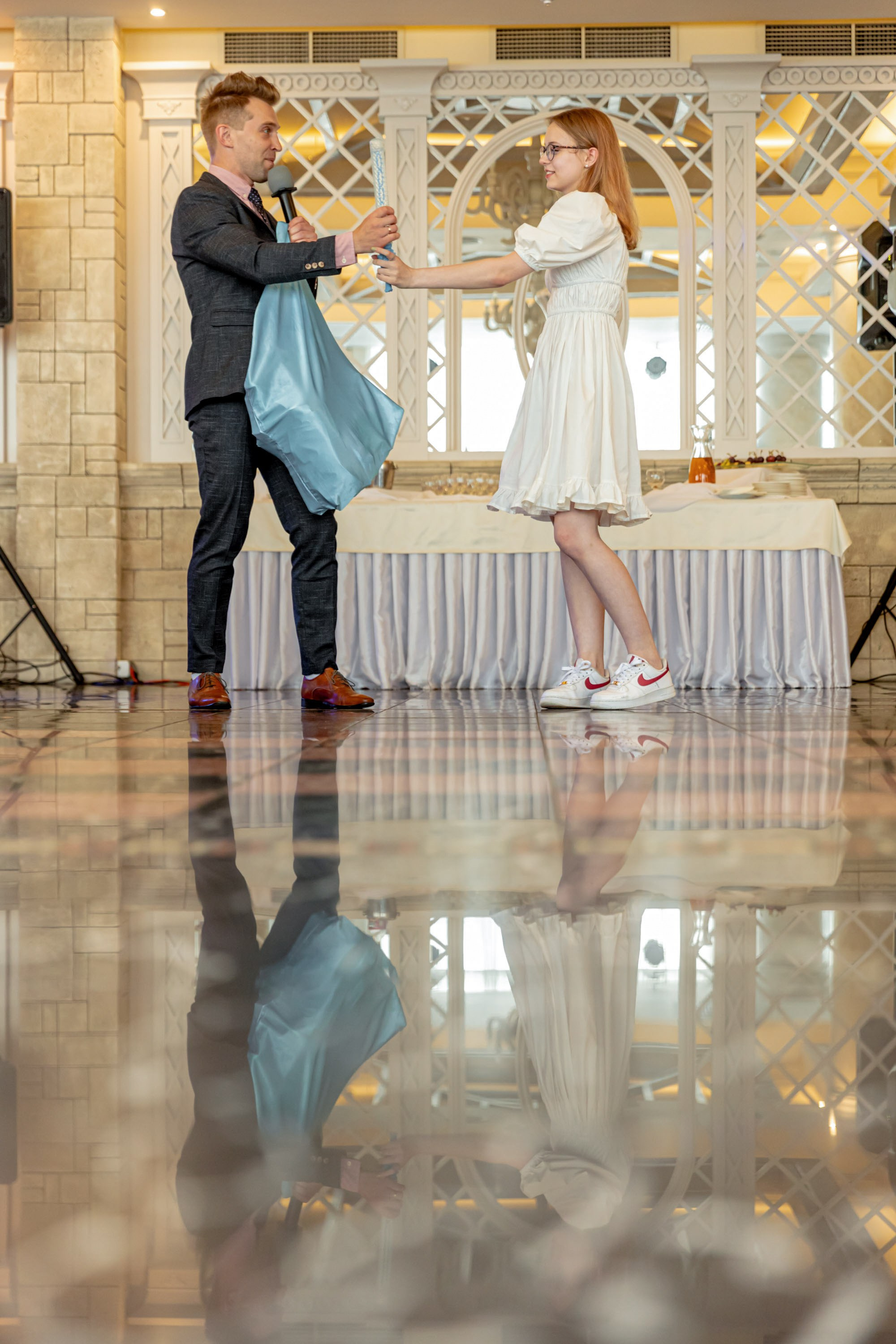 Фотосъёмка школьного выпускного в ресторане. Фотограф на праздник, корпоратив, День Рождения и Юбилей в г. Санкт-Петербурге Алексей Анкушев