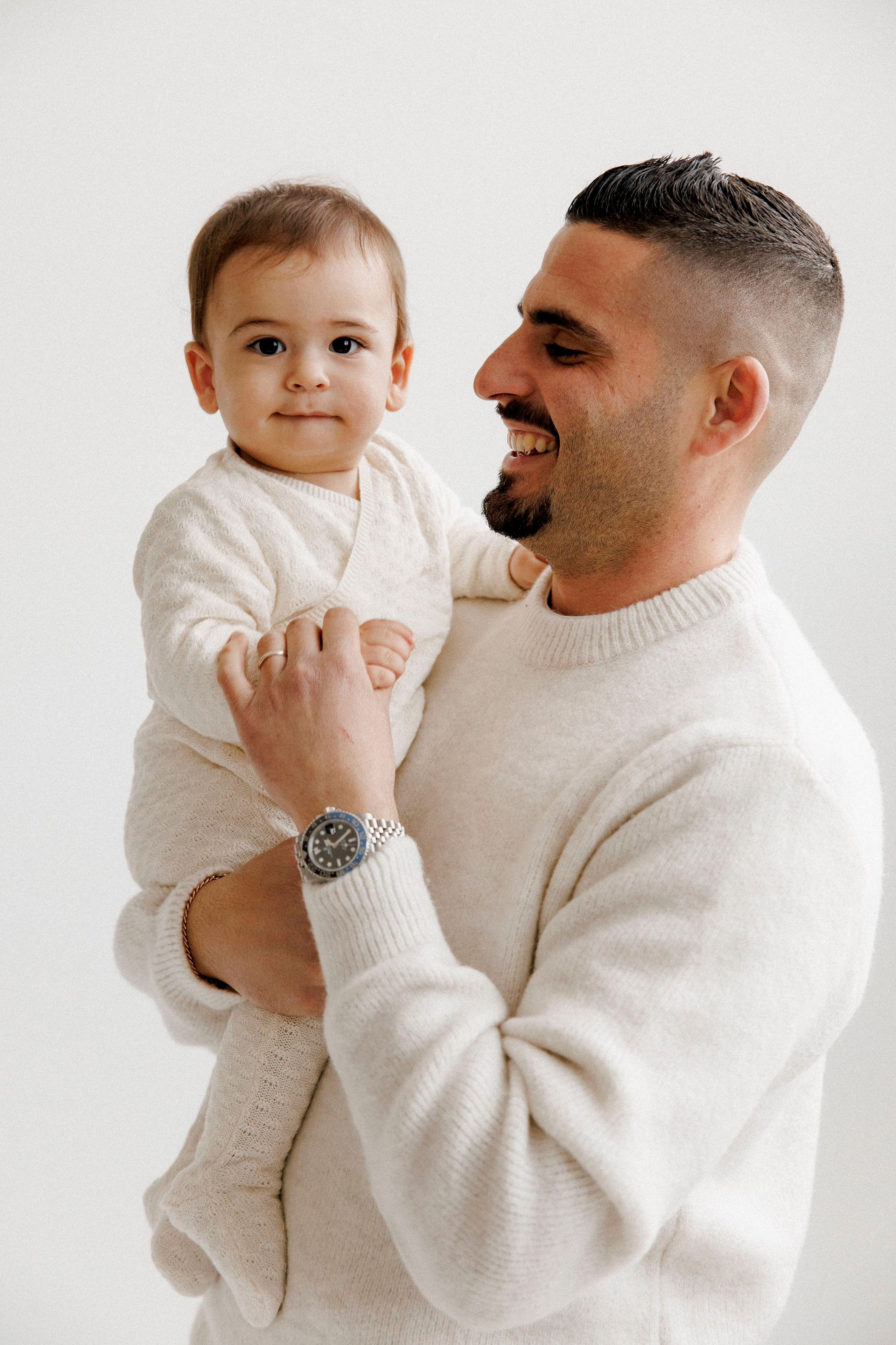 Family photoshoot in White Studio. Wedding and family photographer