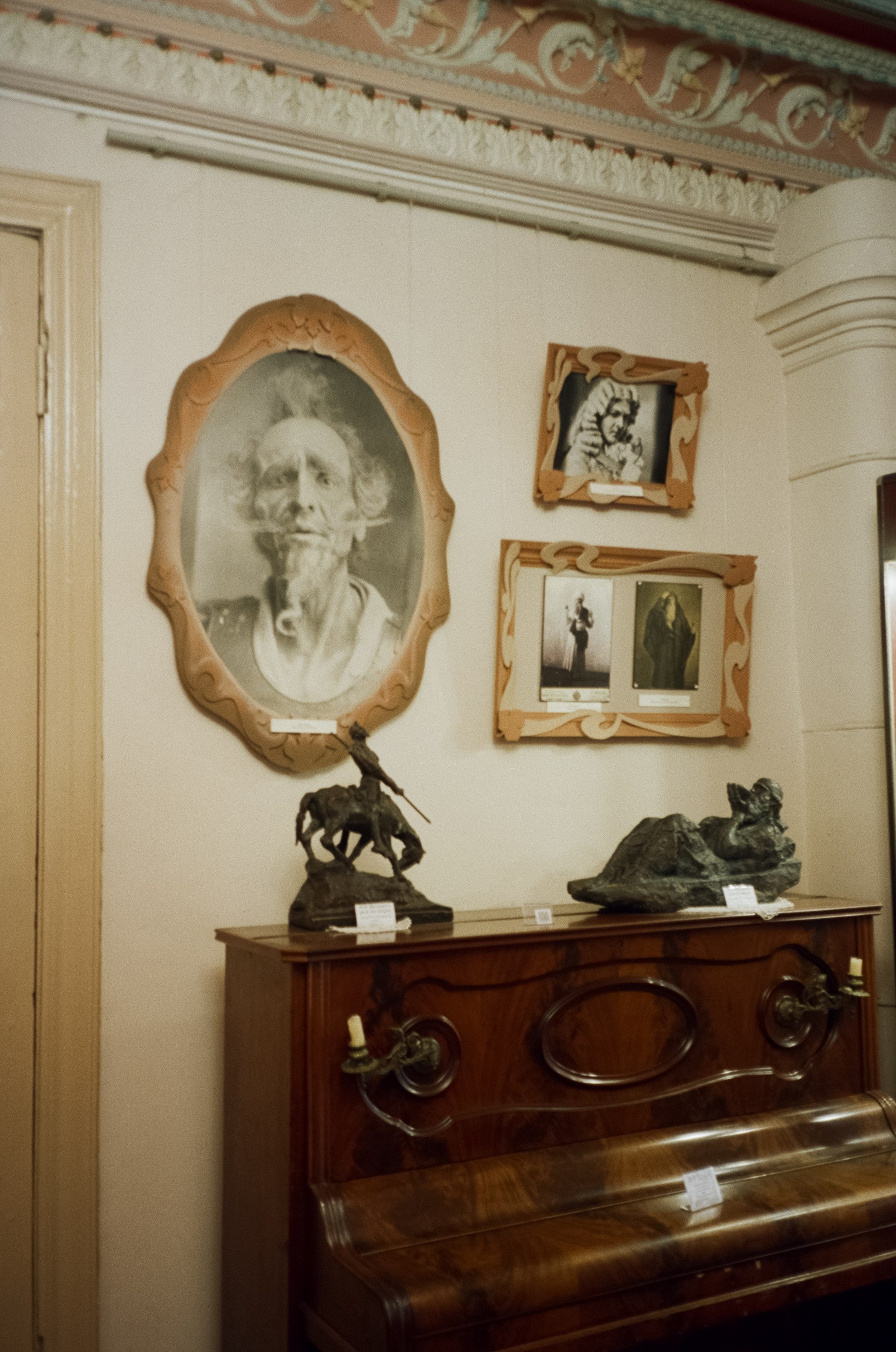 Дача Шаляпина. Прогулка по парку и цветочный календарь 1 мая. Фотограф-документалист Мария Осокина