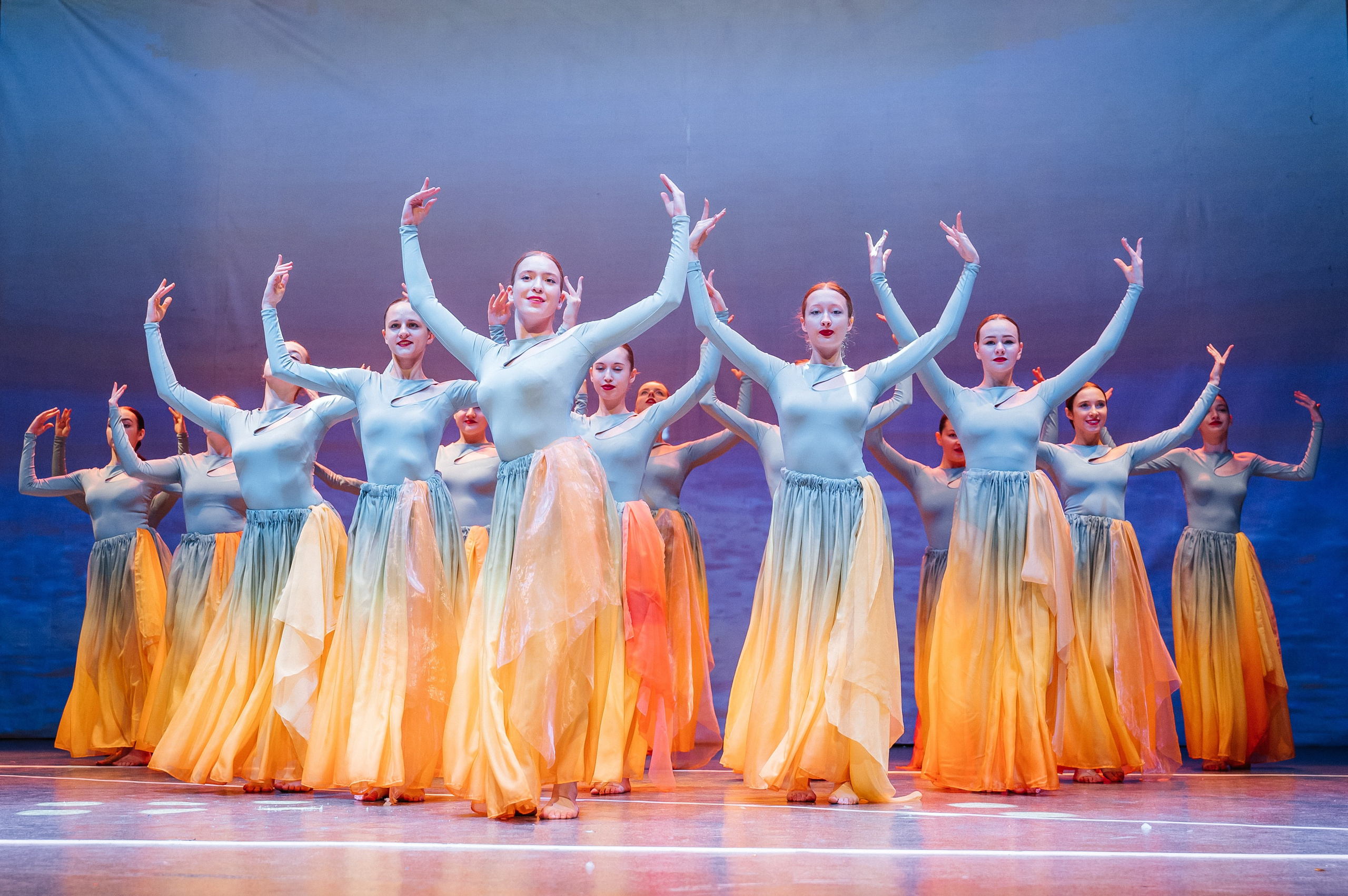 Танцы. Фотограф Елена Рогашкова