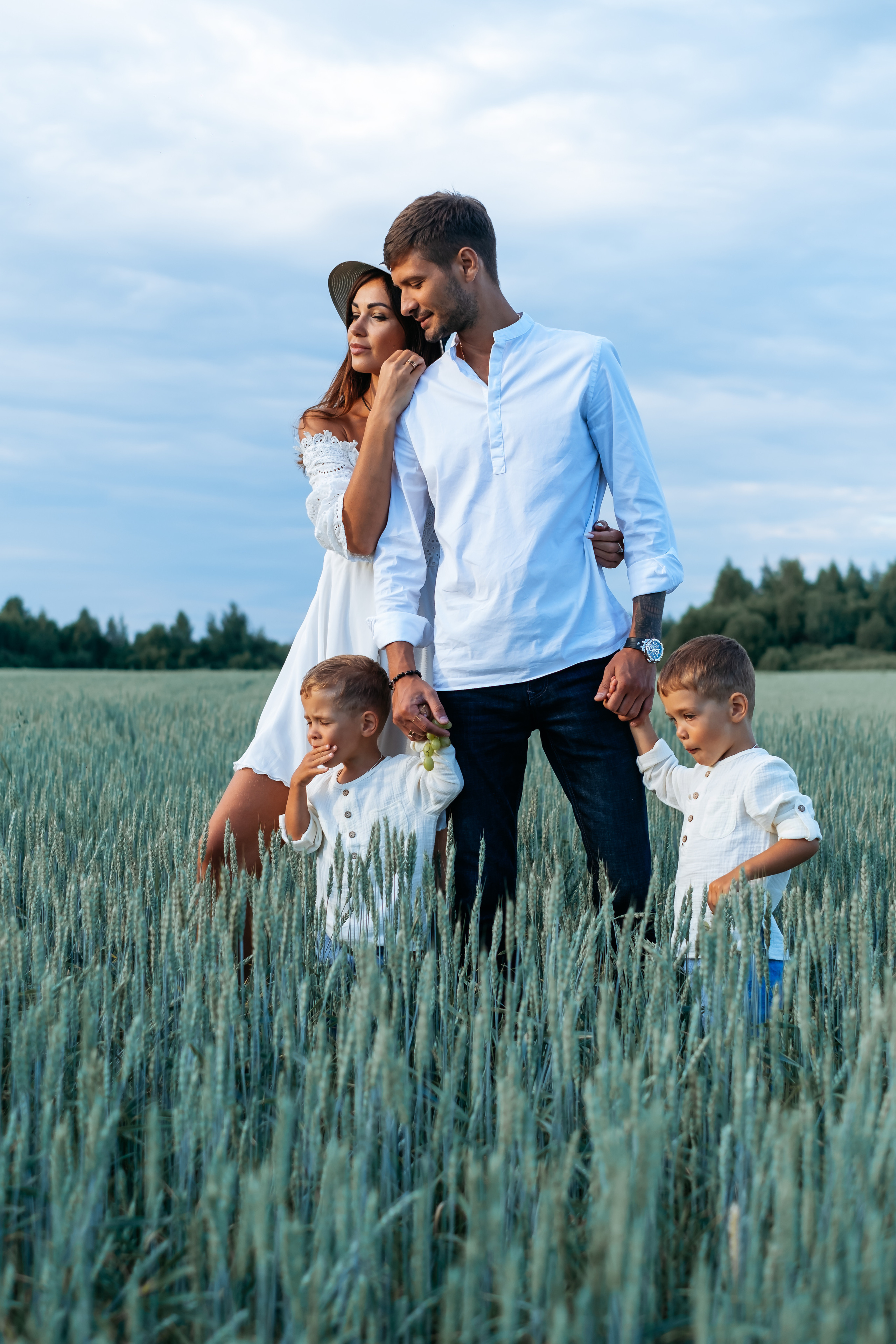 Объятие семьи длится всю жизнь. Фотограф в Твери и Бежецке Ирина Семенова