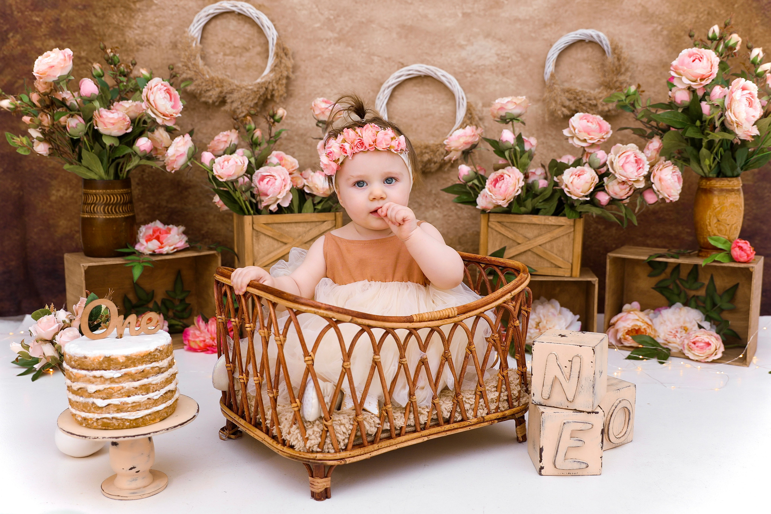 ГОДОВАСИКИ. Photographer Viktoriya Markushina «My world throug»