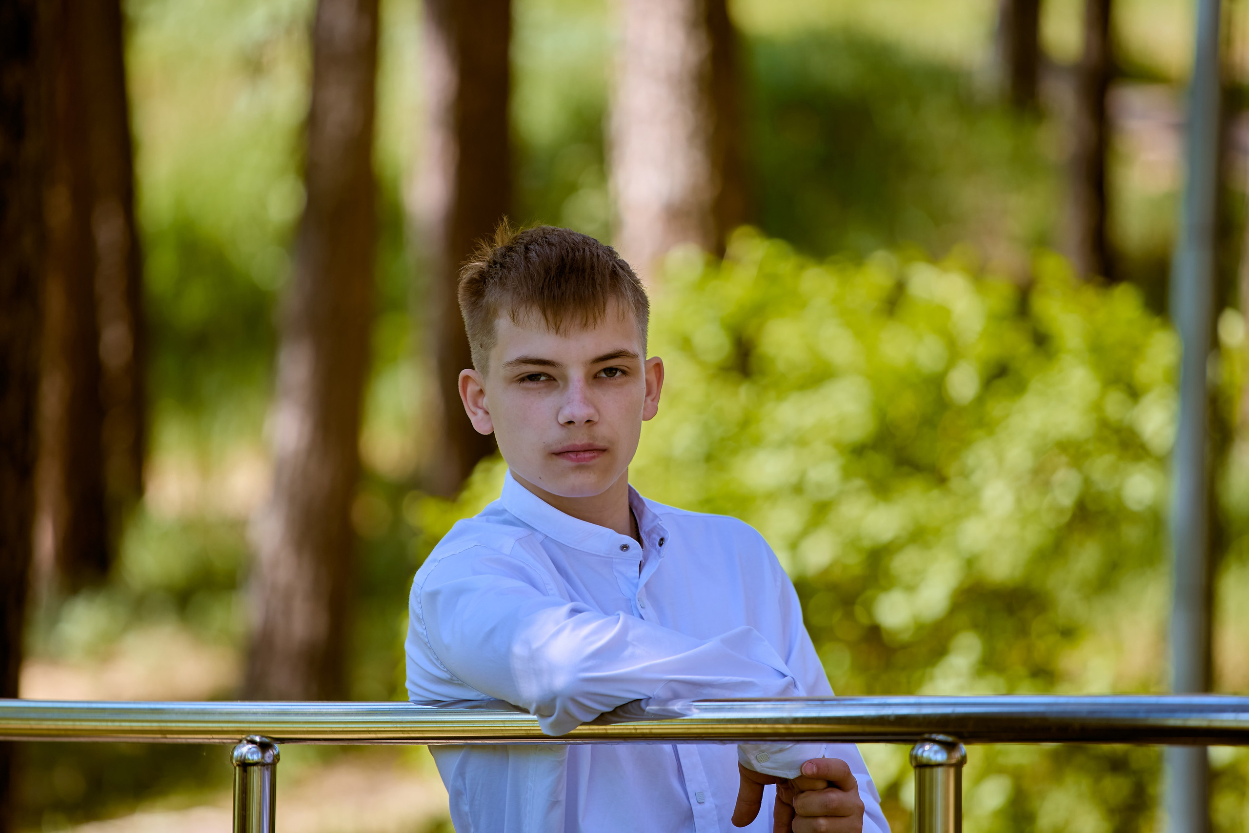 Портрет юного ученика девятого класса — момент вдохновения и радости, запечатлённый Николаем Головановым, г. Дзержинск.